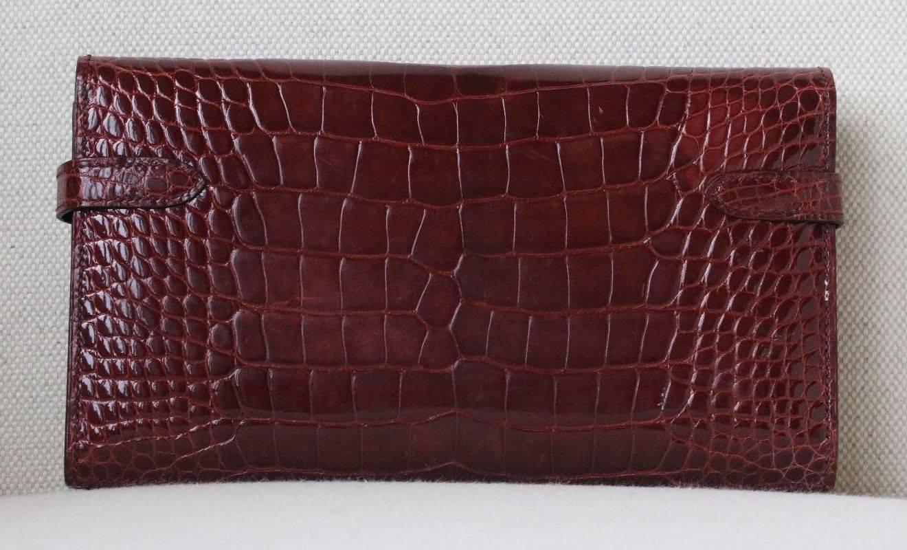 Brown Hermès Kelly Croc Gold Hardware Clutch Pochette Wallet