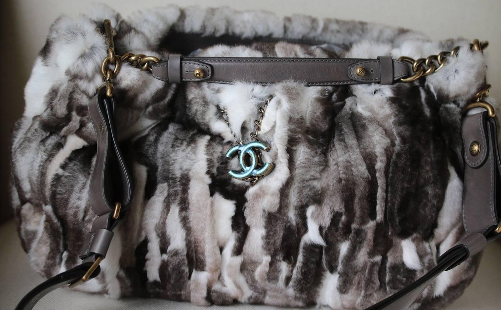 Chanel Chinchilla Fur Chain Drawstring Shoulder Bag In New Condition In London, GB