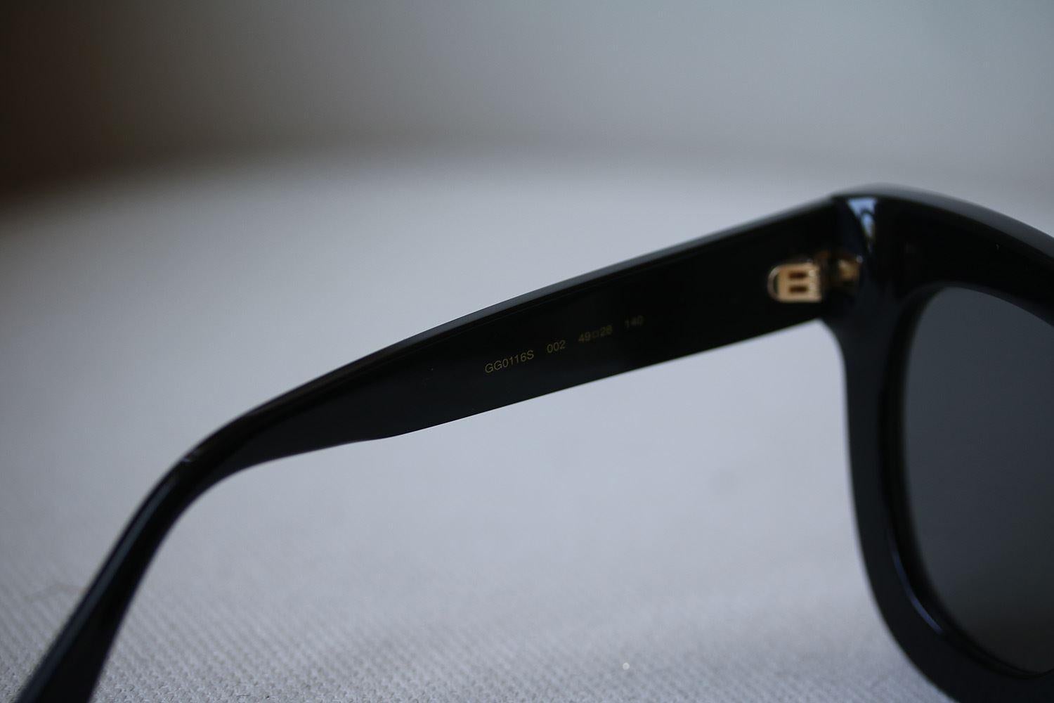 Gucci Cat Eye Acetate Sunglasses with Stars In Excellent Condition In London, GB