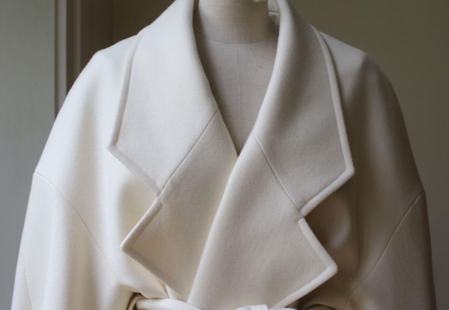 Balmain Winter White Wool Coat  In Excellent Condition In London, GB