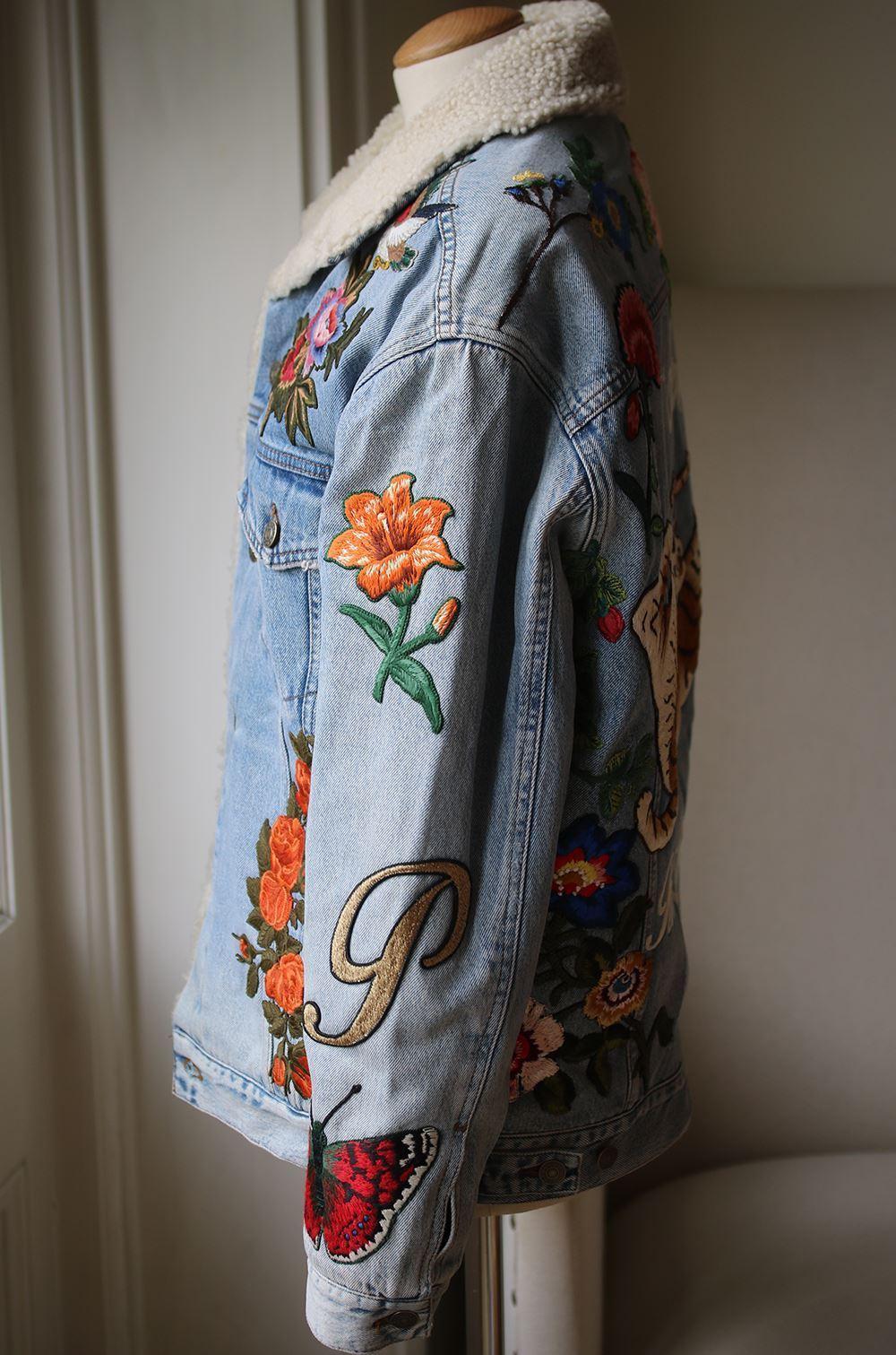 Gucci - Veste en jean brodée doublée en mouton synthétique Excellent état à London, GB