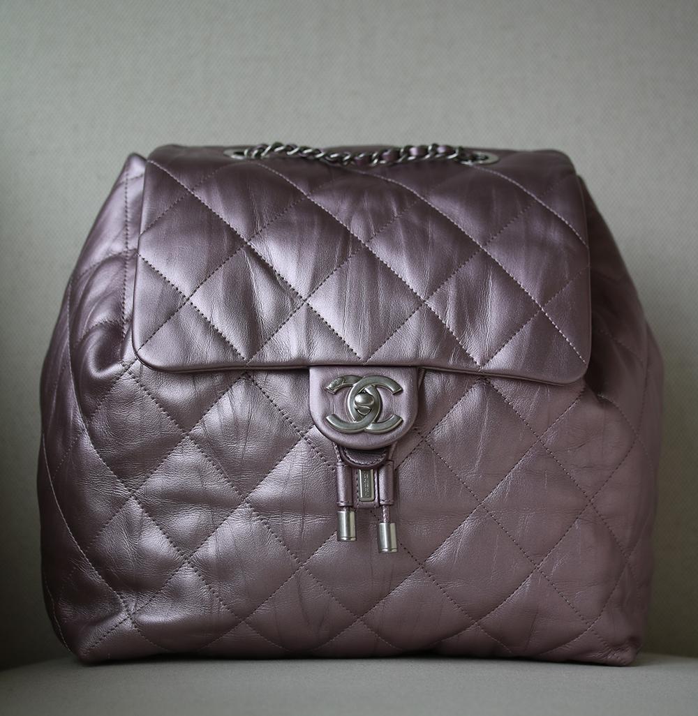 This backpack is ‘WOW’ and really Chanellish. It looks very similar to the Urban Spirit Backpack, but the shape is a bit different. The flap is more curved and the body is more round and chubby. This bag looks like it’s tummy can handle a lot of