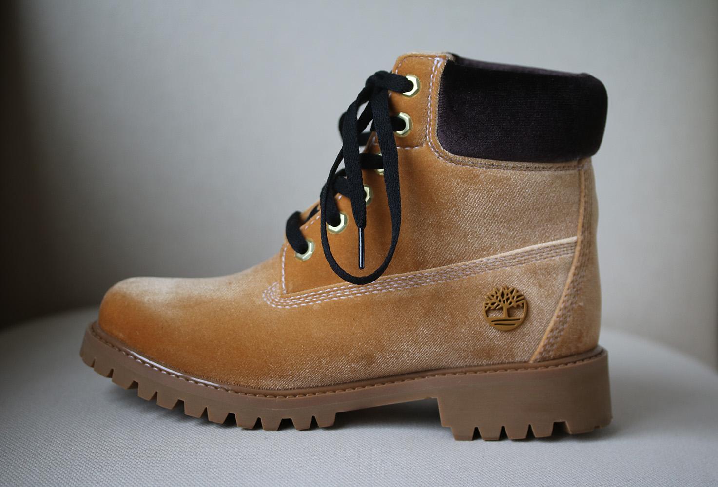 Off-White has collaborated with Timberland to create a limited edition capsule of its iconic 'Yellow Boots™'. Made from plush camel velvet, this version rests on a chunky lug sole that's injection-molded to the shoe to ensure your feet stay