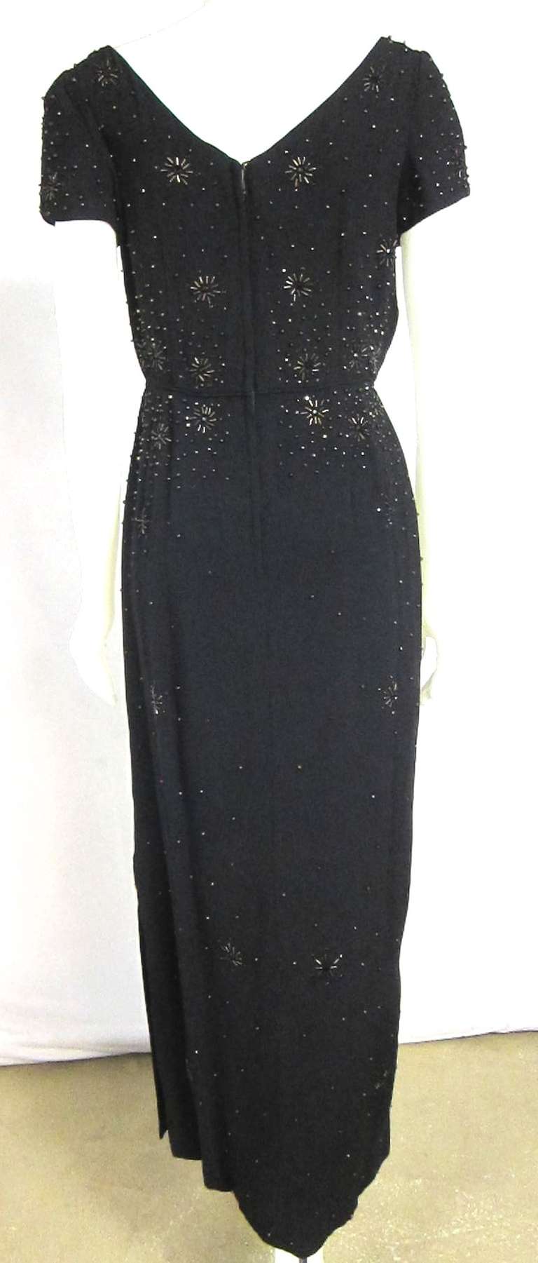 1940s 50s  Hollywood Glamor Black & Bronze Heavily Beaded Star Burst Gala Dress In Good Condition For Sale In San Francisco, CA