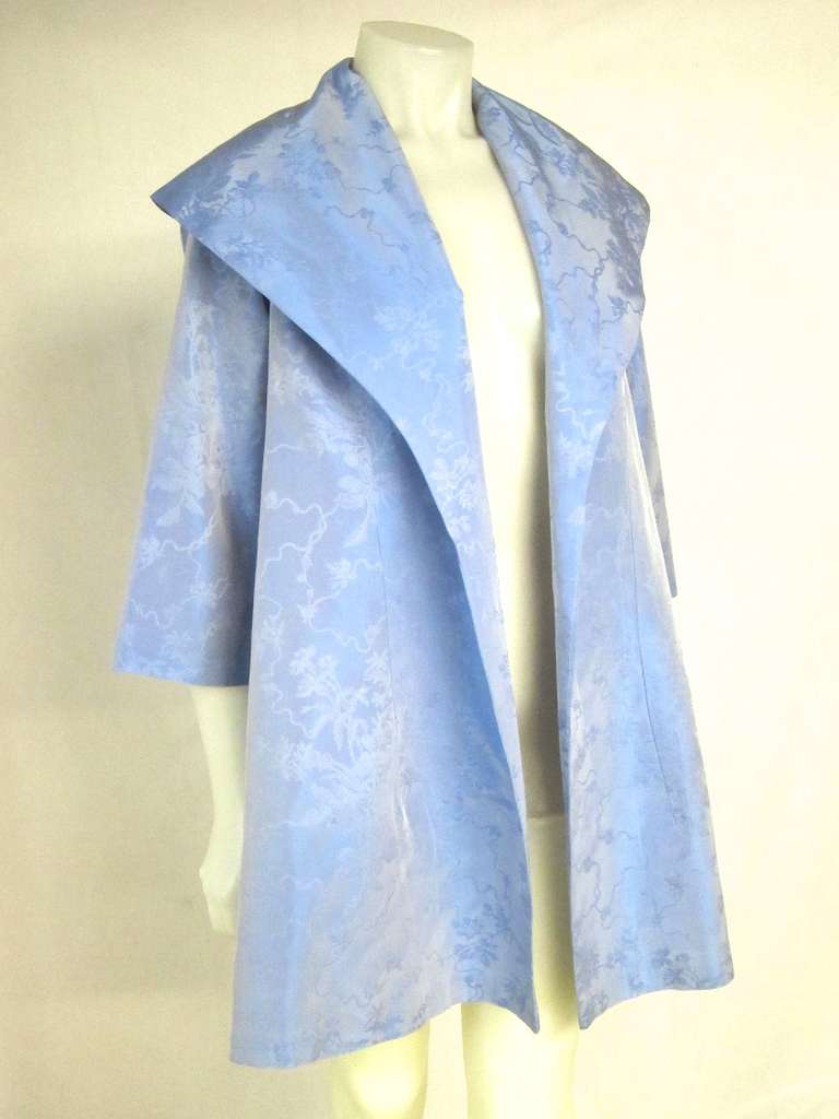 1950s Iridescent Sky Blue Taffeta Brocade  Opera Swing Coat Pink Lining! In Excellent Condition For Sale In San Francisco, CA