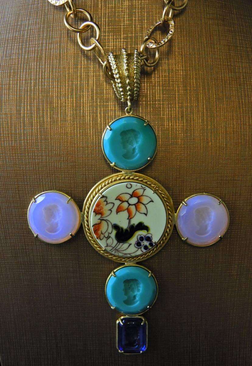 Huge cross pendant made in Italy, with a victorian porcelain insert and engraved Murano glass, designed by Patrizia Daliana