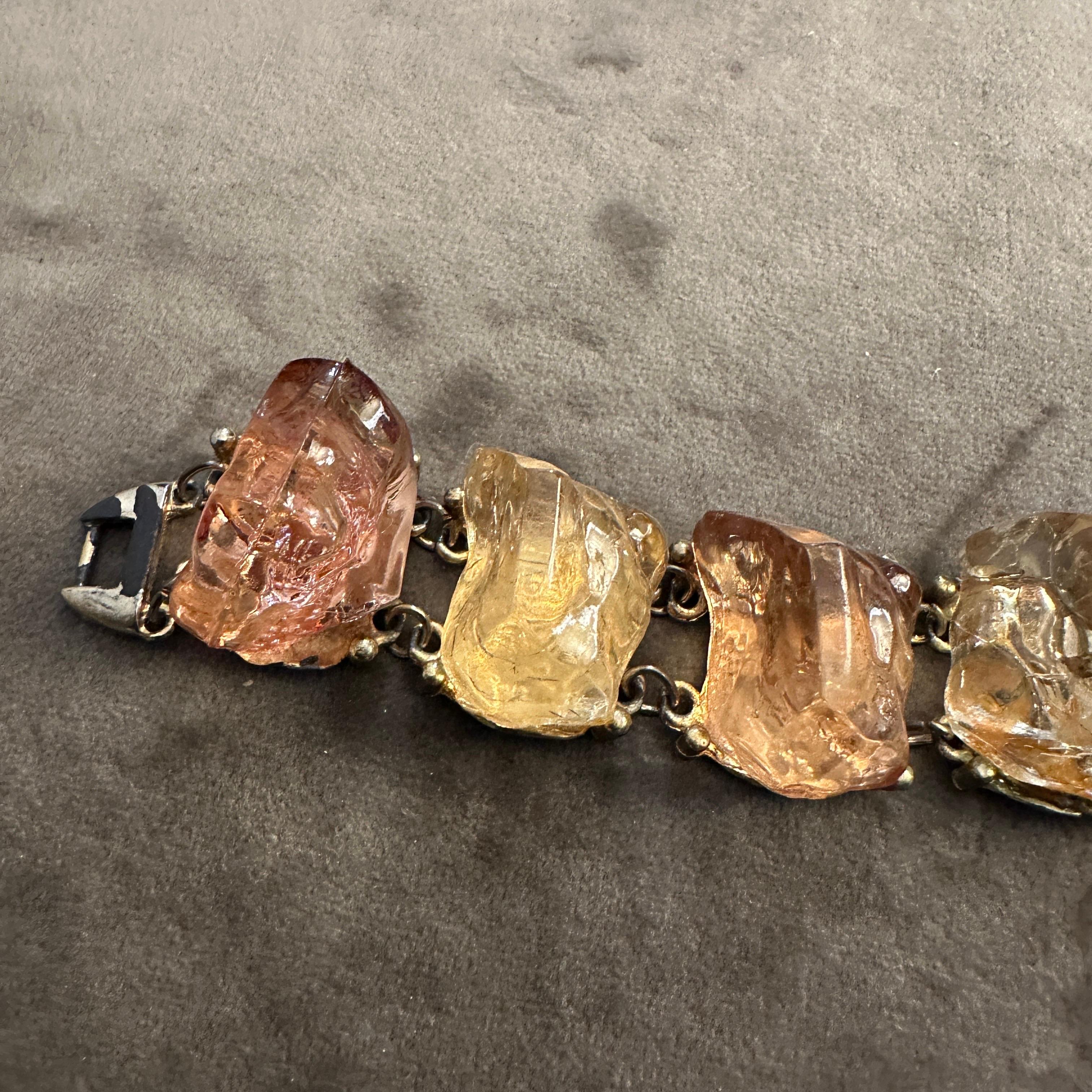 Bracciale italiano anni '70 con pietre di quarzo sintetico dalle tonalità calde in vendita 1