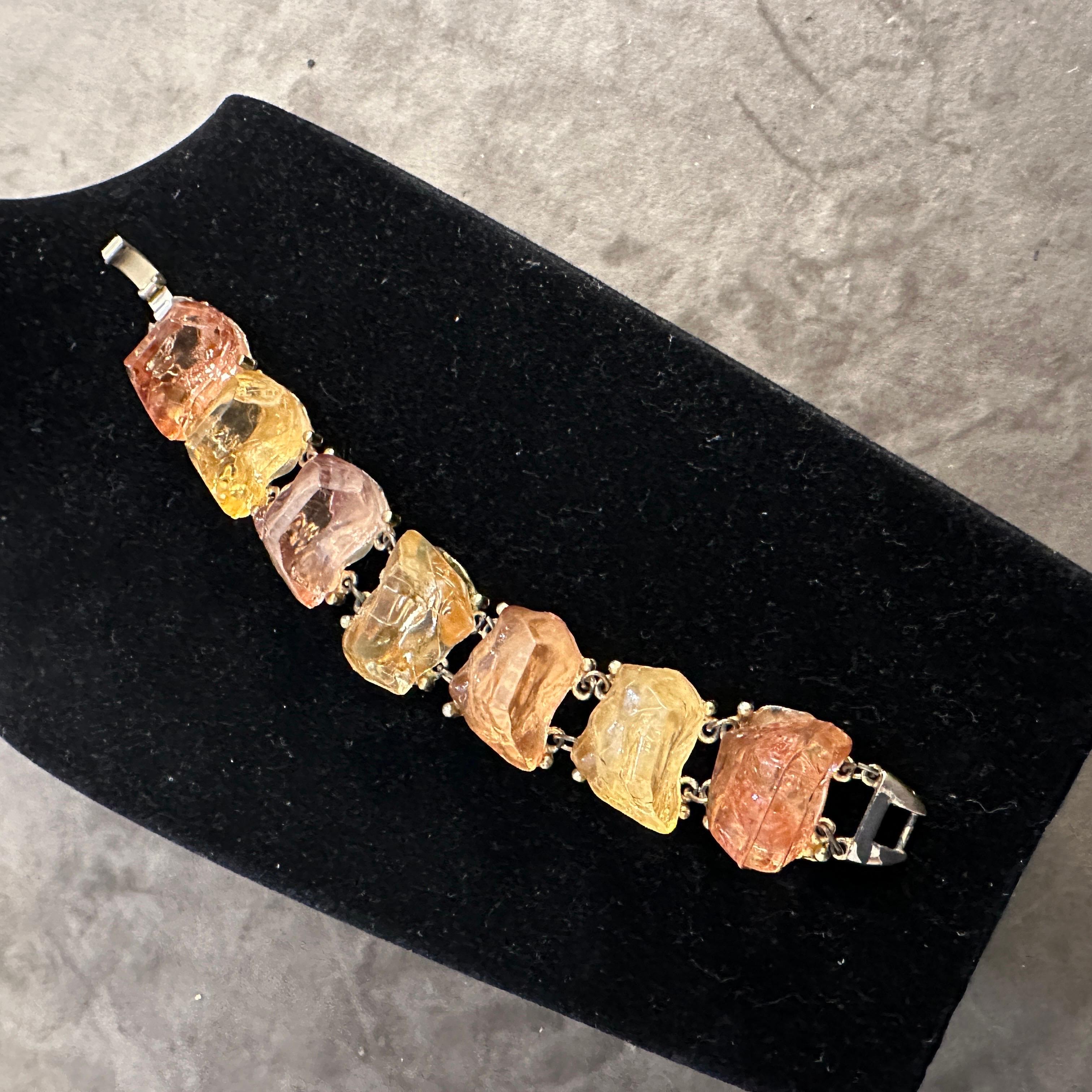 Bracciale italiano anni '70 con pietre di quarzo sintetico dalle tonalità calde in vendita 3