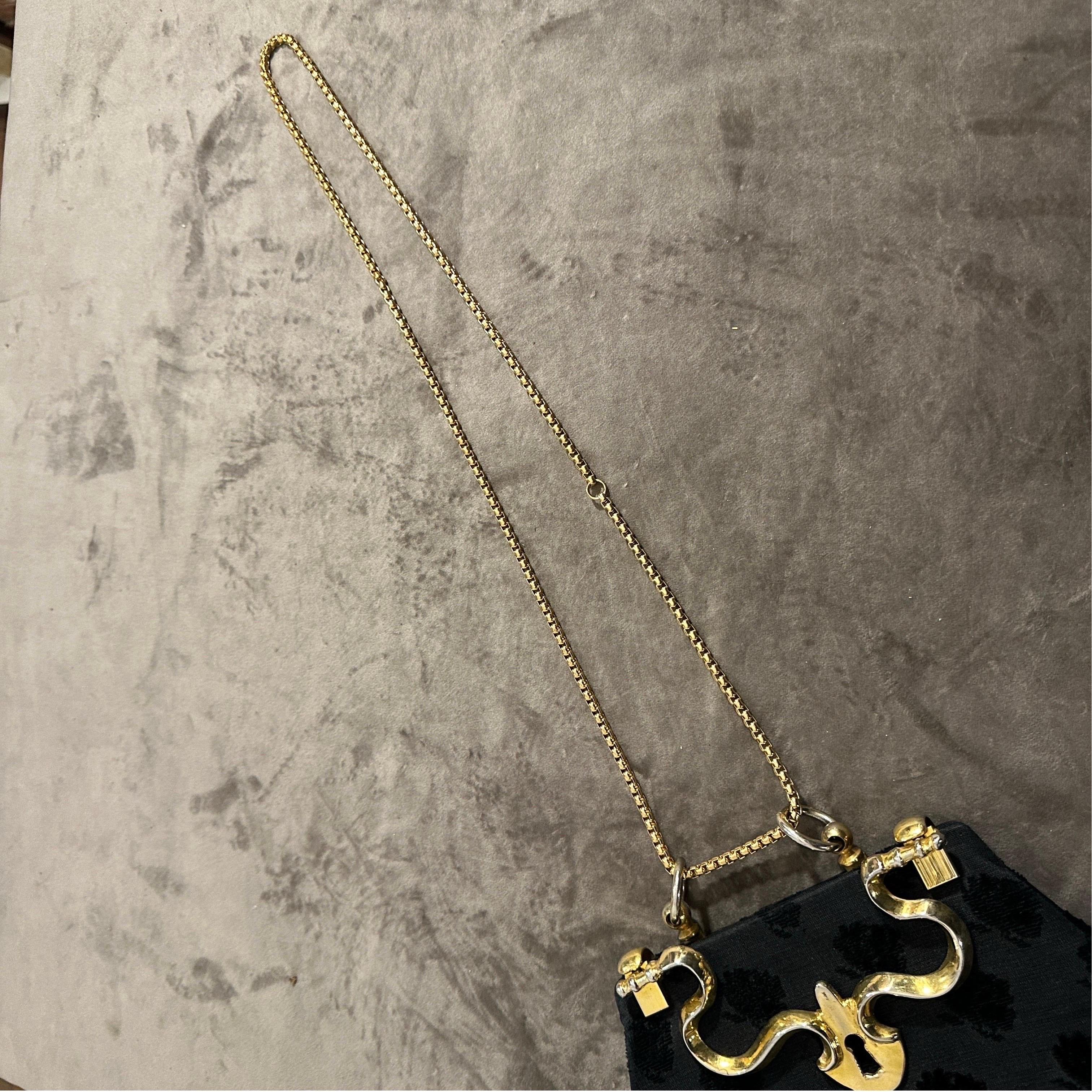 Donna Borsa a mano di lusso degli anni '80 in Fabrice nera e ottone di Roberta Di Camerino in vendita