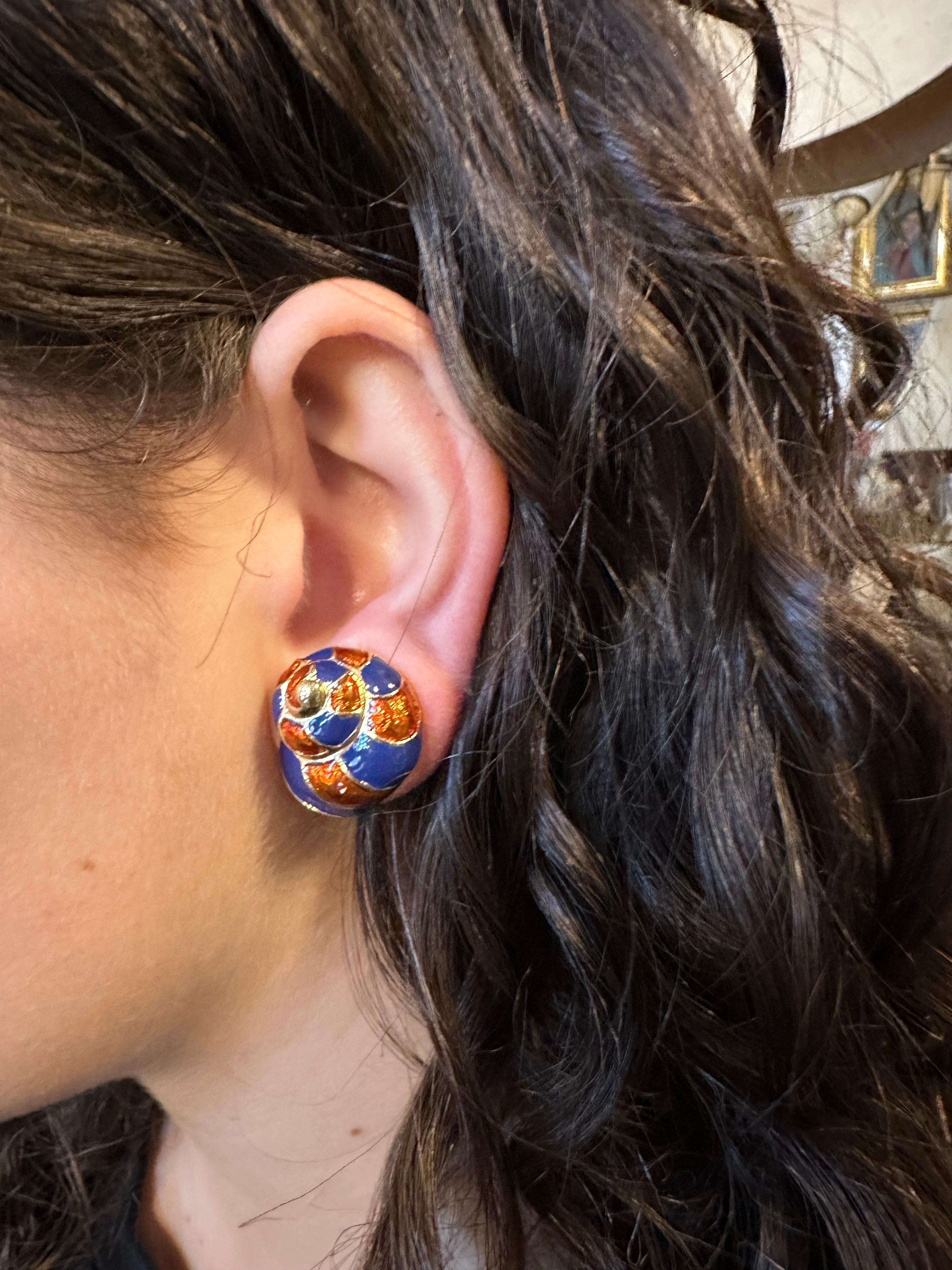 1970s High Quality Vintage Red and Blue Enamel Italian Shell Earrings For Sale 7