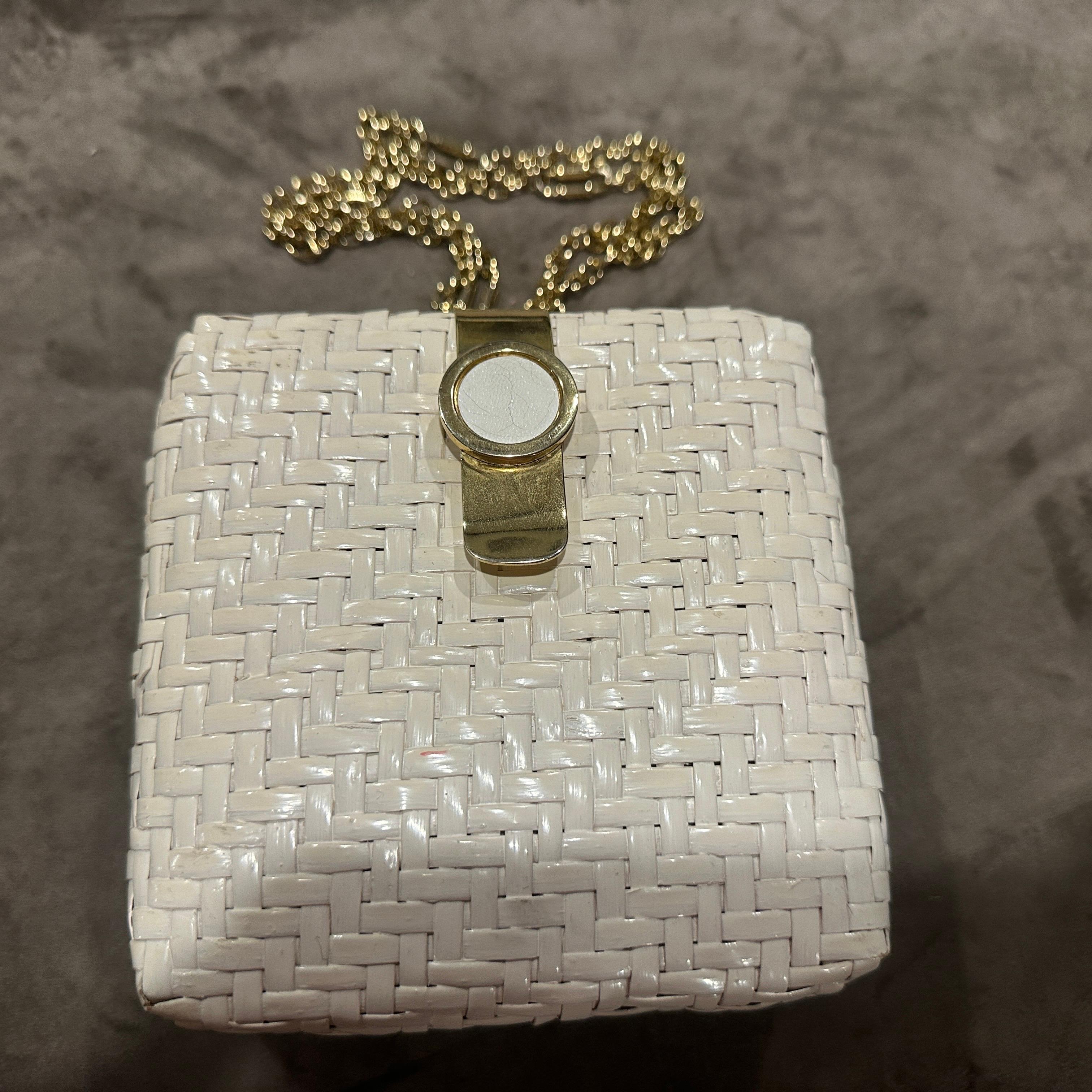 Un'elegante borsa da sera italiana quadrata in vimini e ottone degli anni '60 in vendita 1