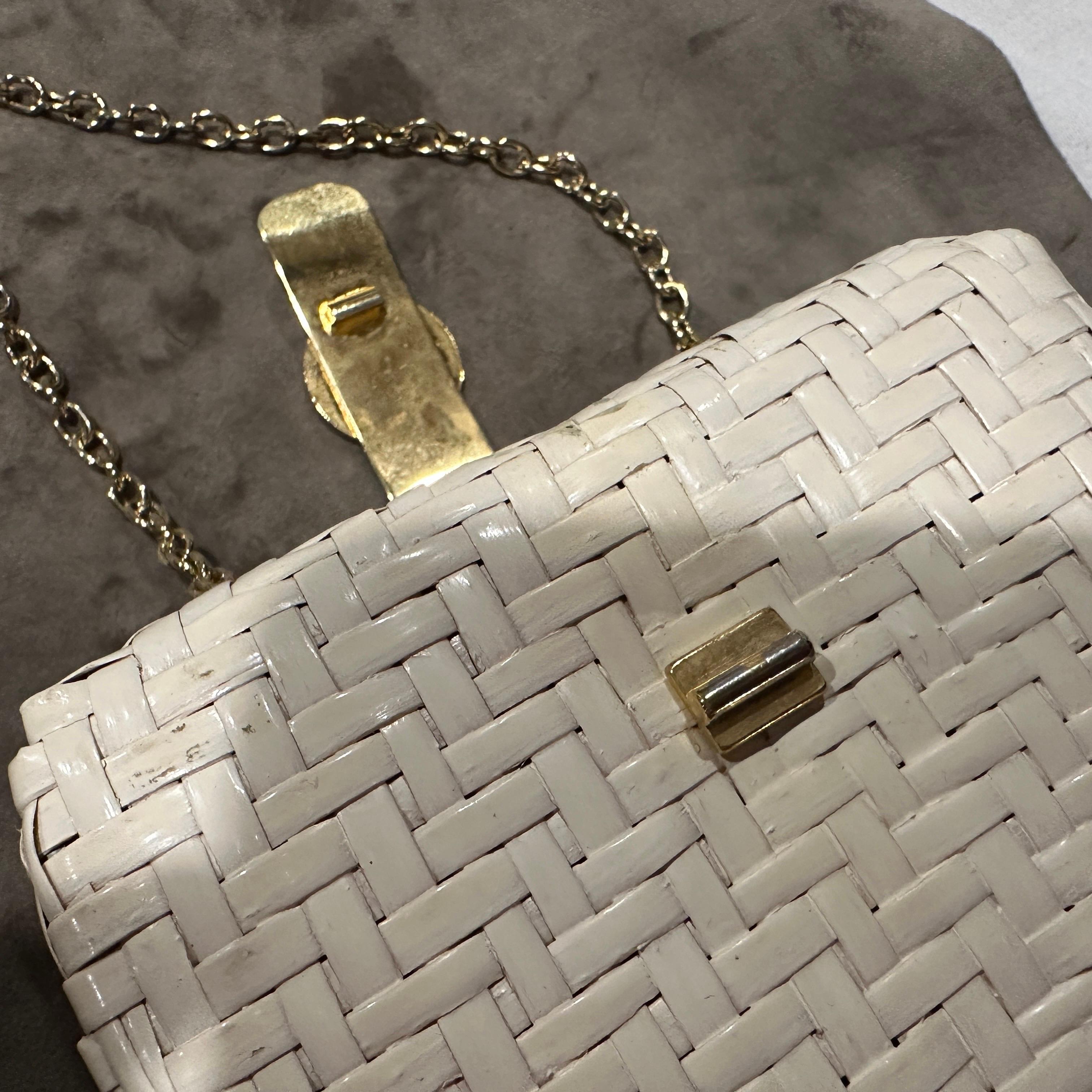 Un'elegante borsa da sera italiana quadrata in vimini e ottone degli anni '60 in vendita 3