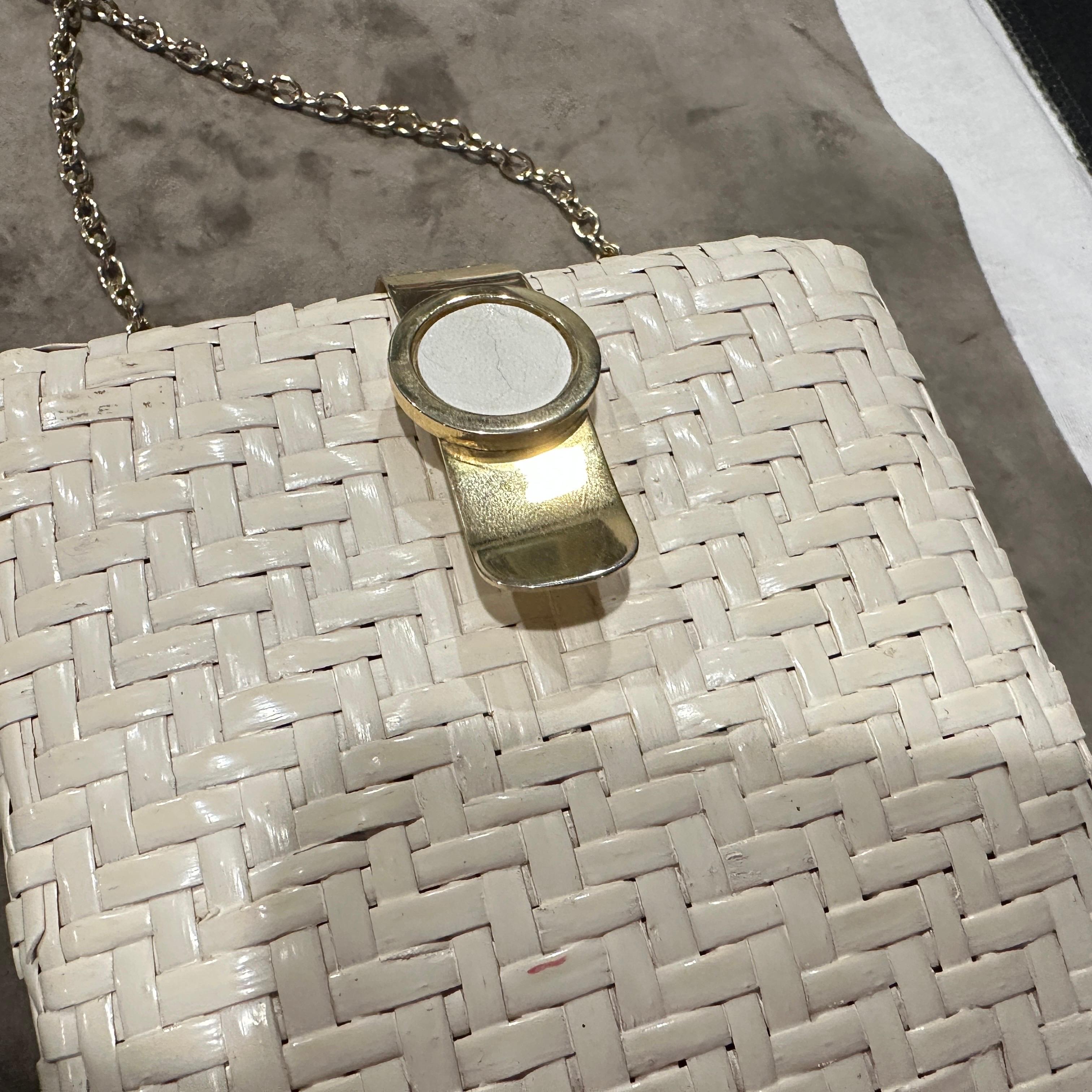 Un'elegante borsa da sera italiana quadrata in vimini e ottone degli anni '60 in vendita 4