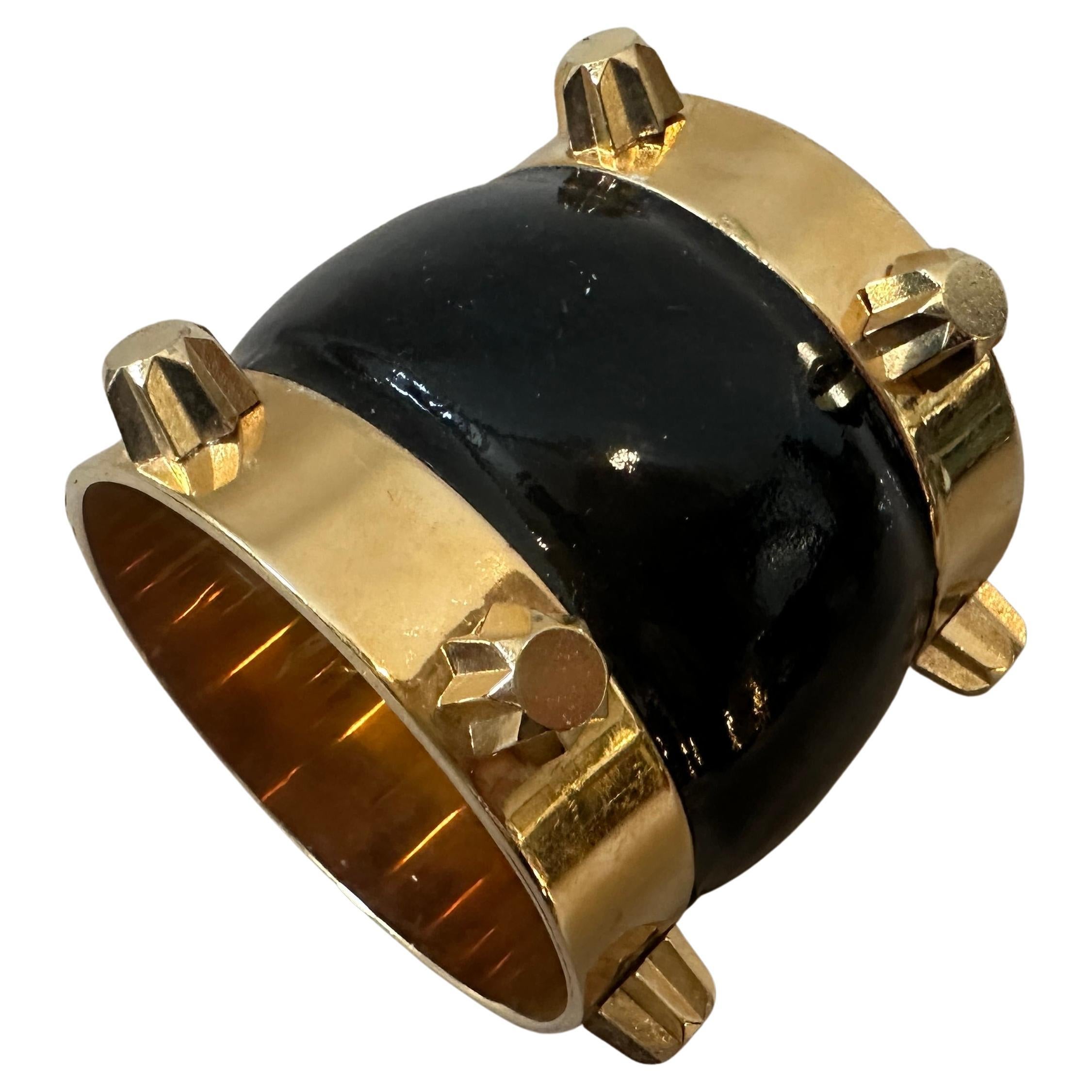 Never getragener Dsquared2 Armreif aus vergoldetem Metall und schwarzem Leder aus vergoldetem Metall im Angebot