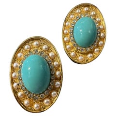 1980s Pair of Stunning Pierre Cardin Costume Jewelry Clip-on-Earrings