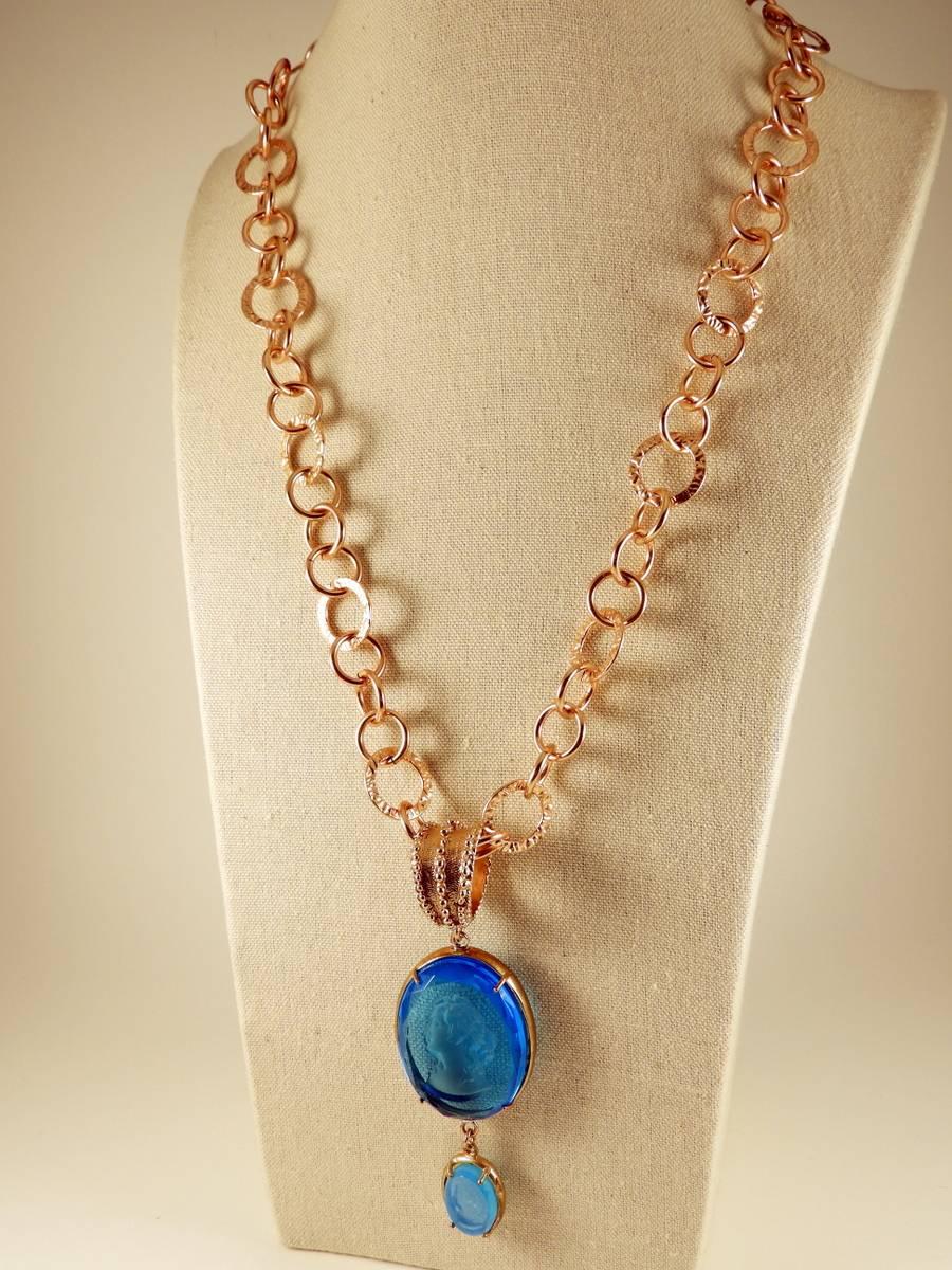 Particular bronze and Murano glass parure, necklace and bracelet, by Patrizia Daliana, contemporary design of fashion jewelry.
 Murano glass pieces are cut by an expert craftman. The objets are handmade in Florence by goldsmith craftman.