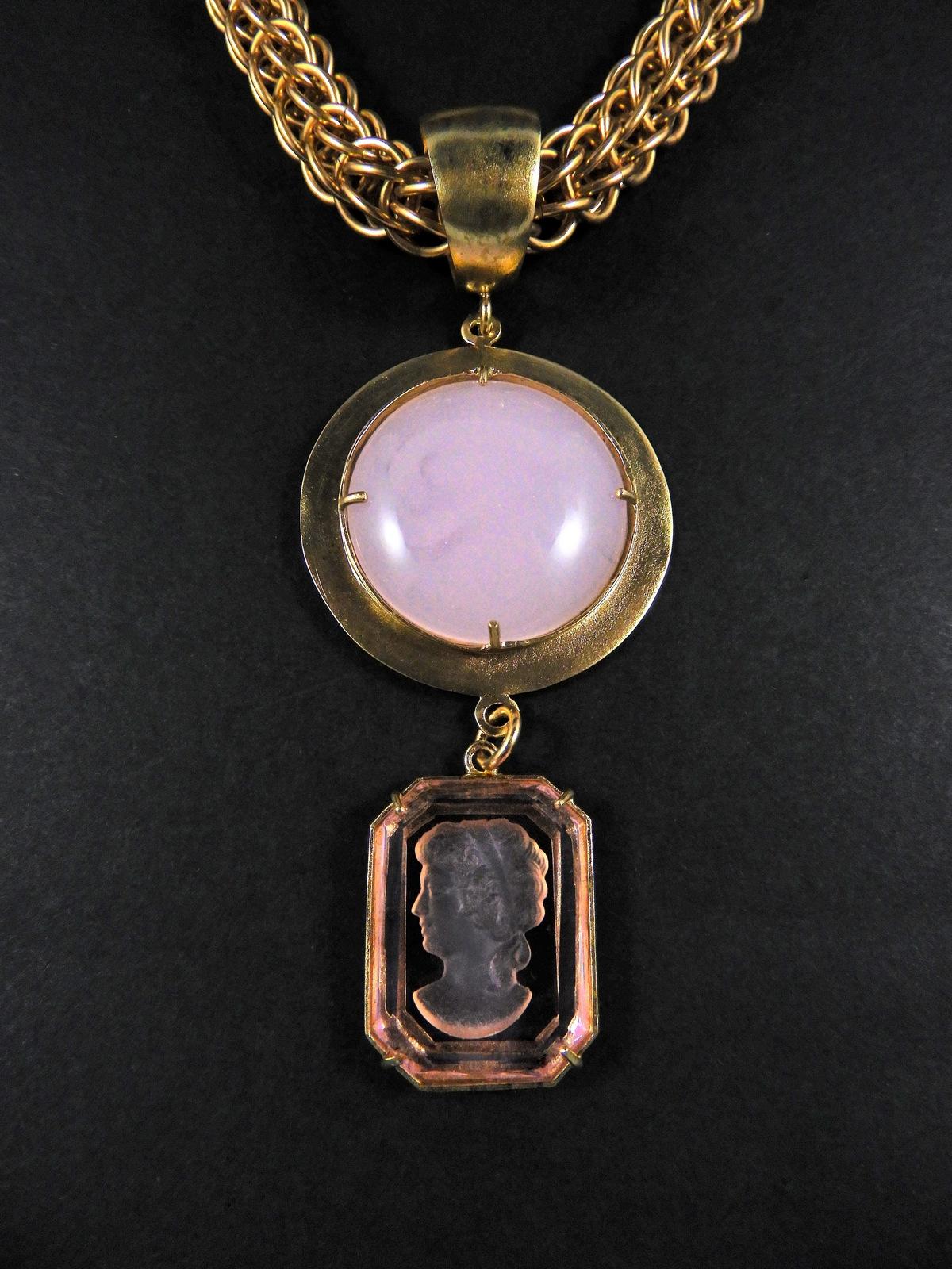 Bronze chain and pendant  with Murano glass cabochon and cameo from the Flat collection. 
Murano Glass pieces have been handcut by an expert craftman. Chain and pendant are made in Florence by goldsmith craftman and marked Patrizia Daliana, a famous