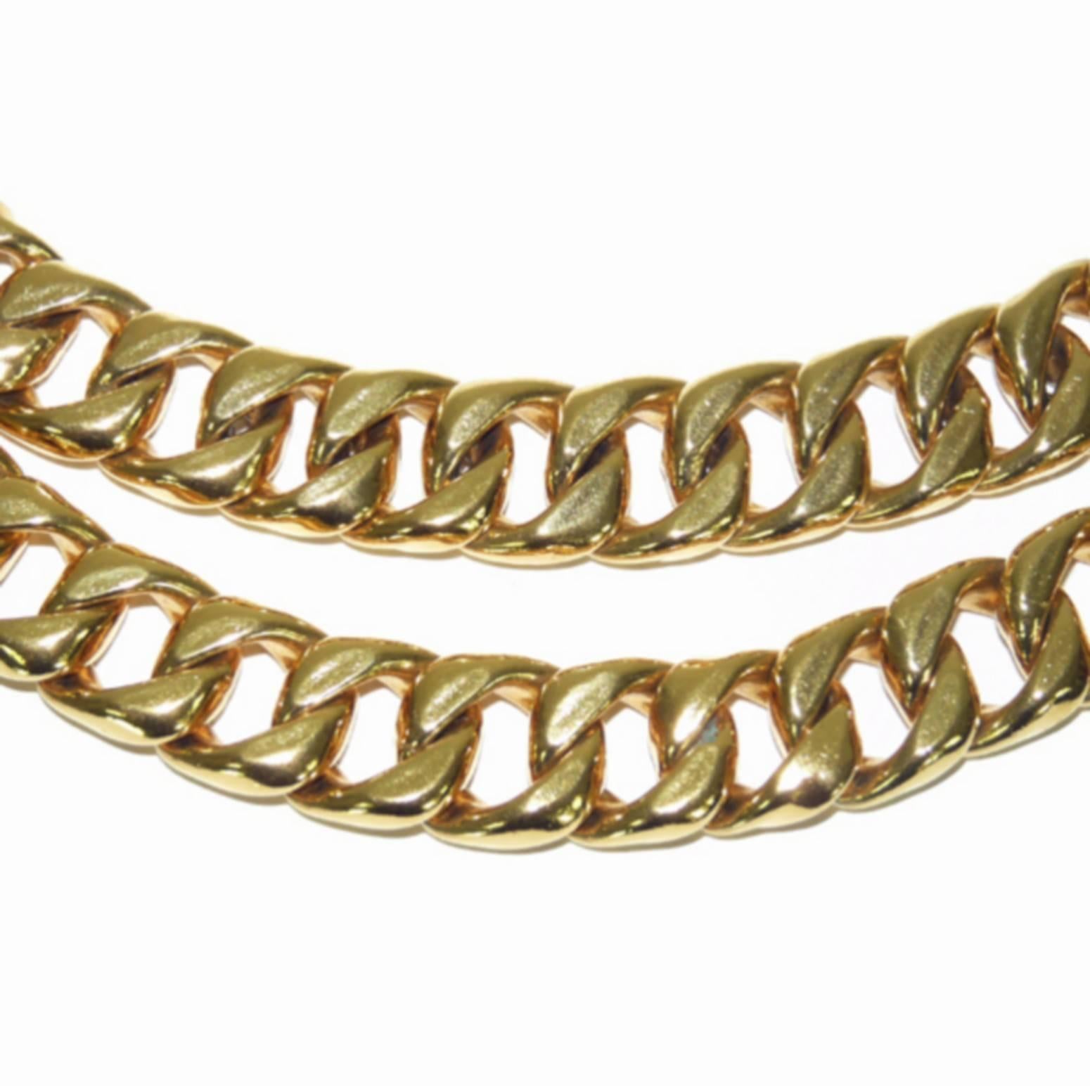 1990'S Vintage Chanel Belt Métal gold plated and Chanel Charm / Good Condition  In Good Condition In VERGT, FR