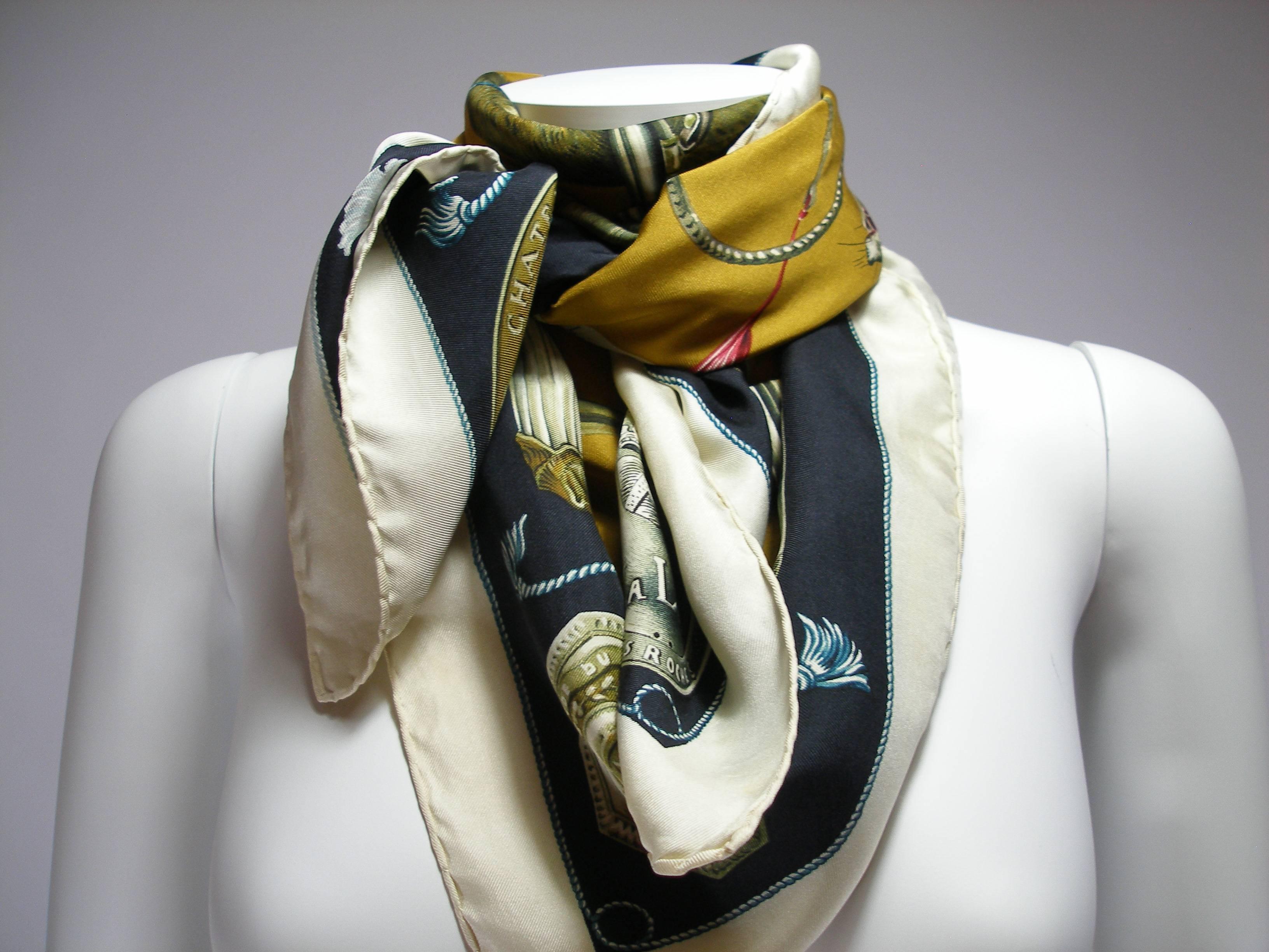 Hermès Vintage scarf La Chasse 
Size 90 x 90 cm or 35.43 x 35 .43