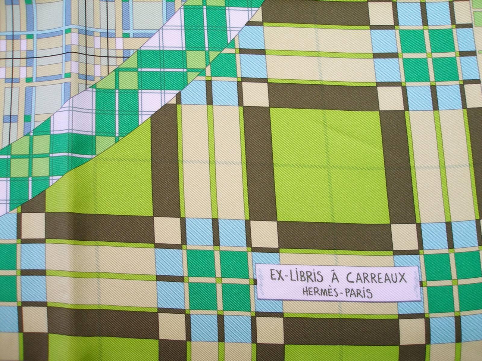 Gray Hermès Ex Libris à Carreaux Scarf Silk Twill 90 cm Edition 2014  / Brand New For Sale
