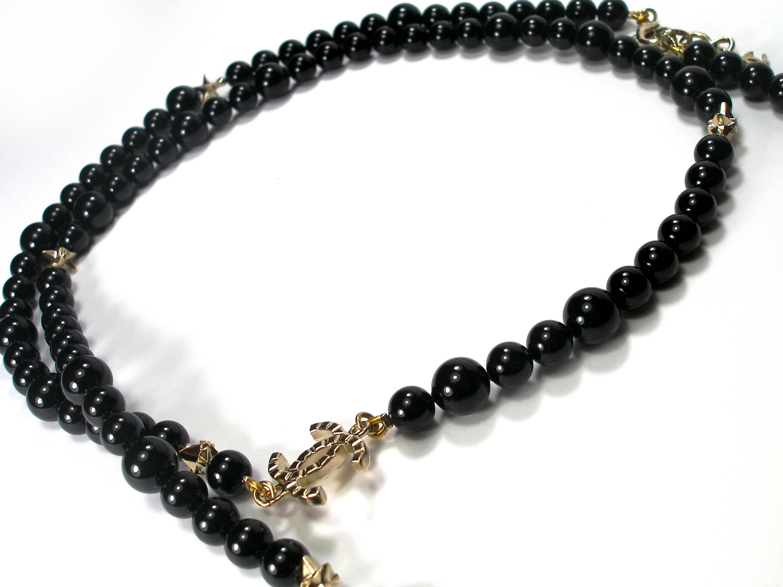 Chanel CC Pearl Long Necklace Classic black and gold plated  In Excellent Condition In VERGT, FR