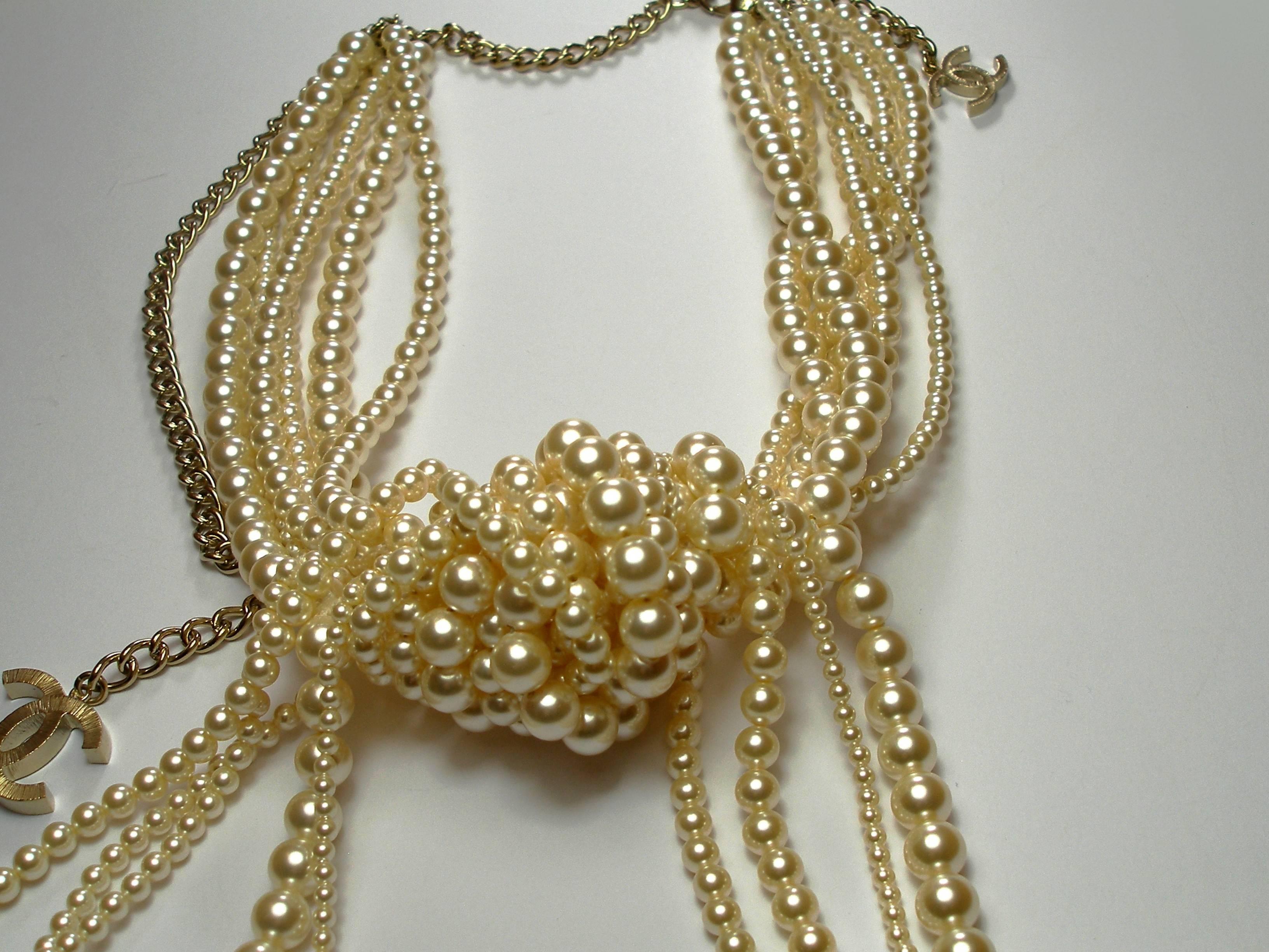 Chanel Pearl multi strand Waterfall Necklace Runway collection In Good Condition In VERGT, FR
