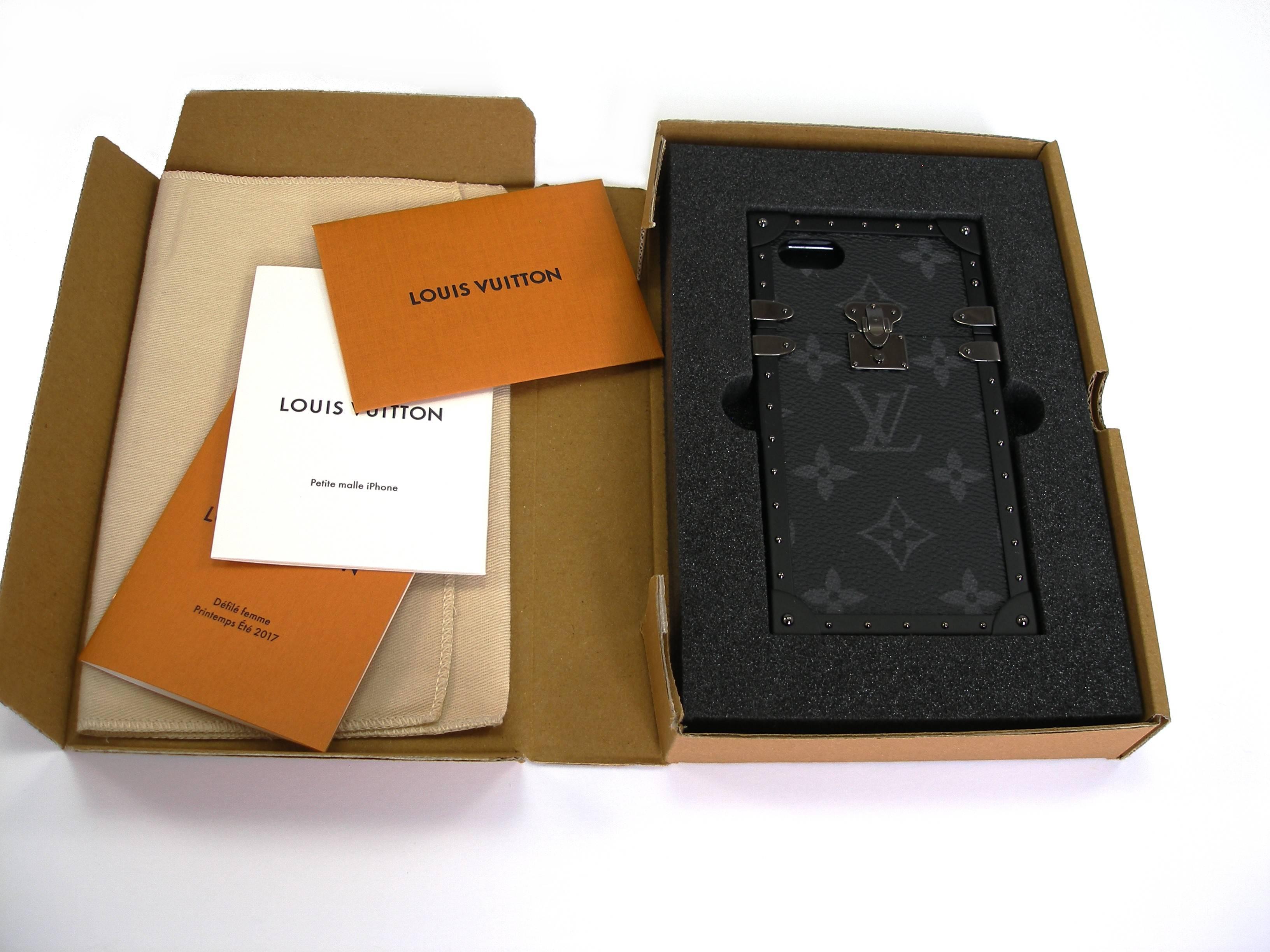 Louis Vuitton Eye-Trunk I Phone 7 eclipse Petite Malle BNIB Original receipt For Sale 1