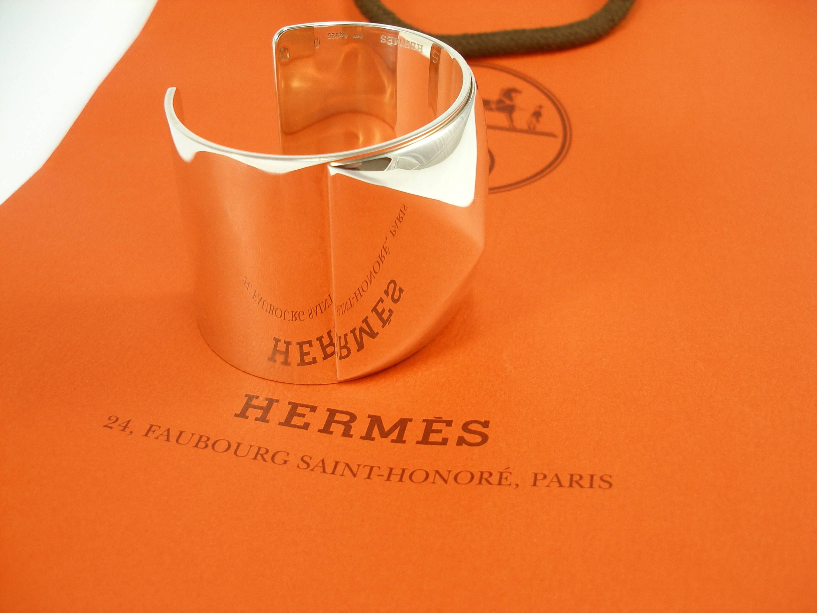 Hermès Médor Cuff Bracelet silver / RARE In Good Condition In VERGT, FR