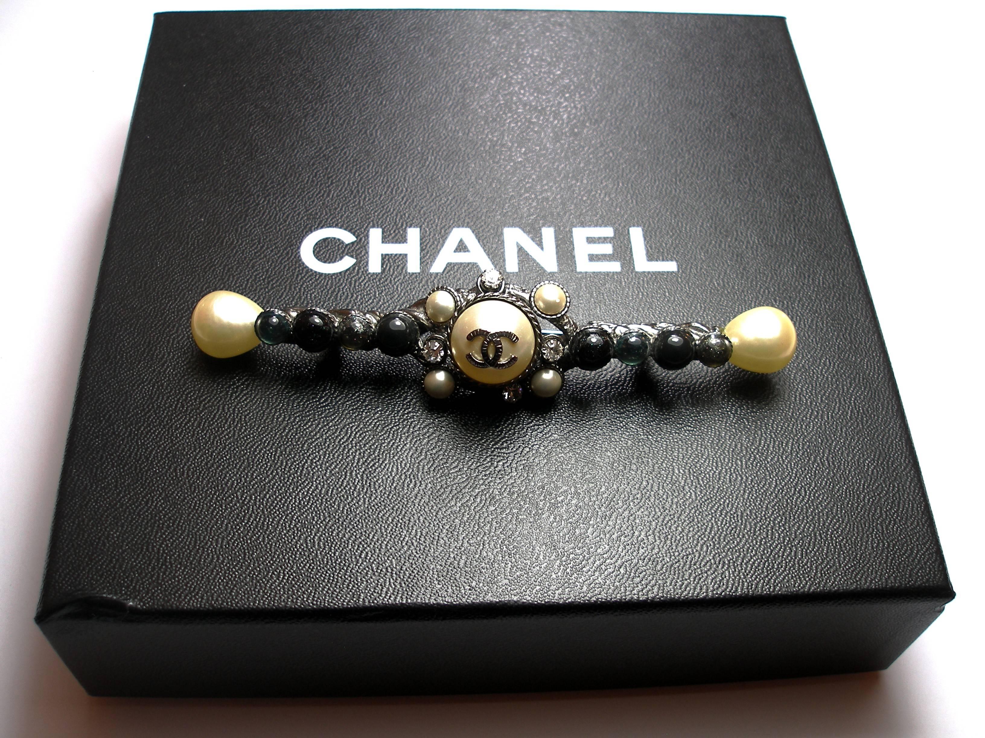 chanel broche