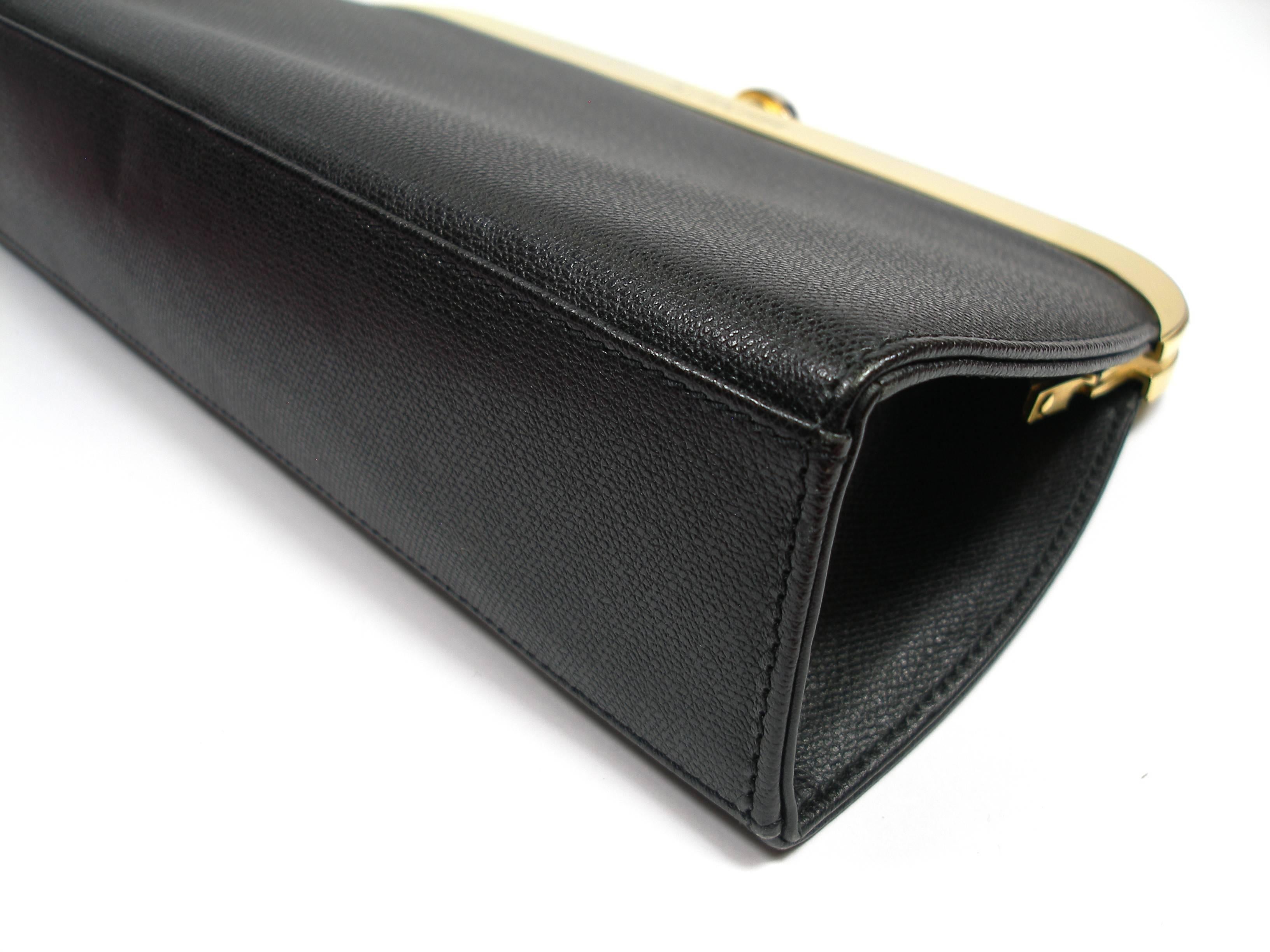 Yves Saint Laurent Clutch Gold Hadware Black leather  In Good Condition In VERGT, FR