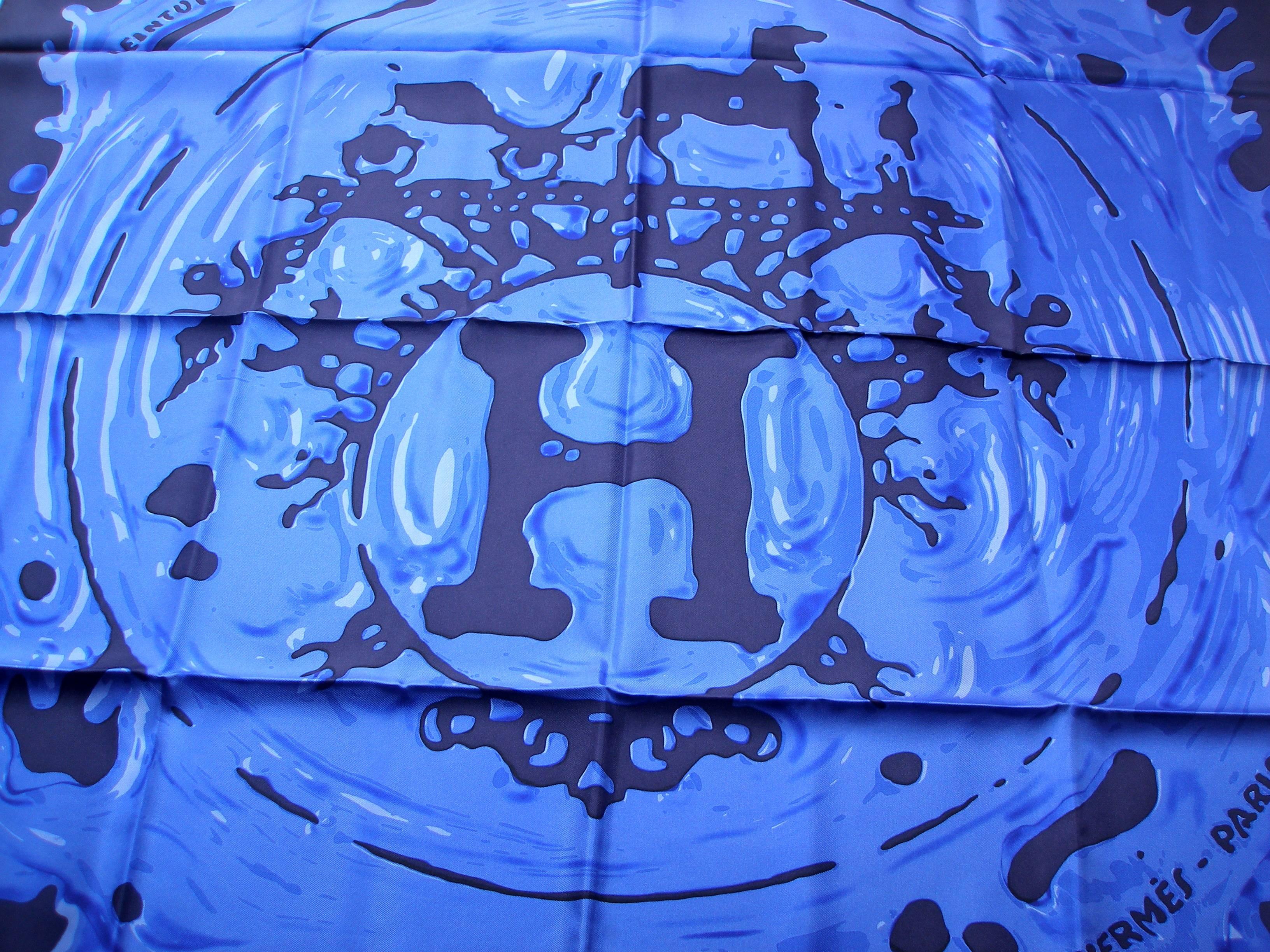 SOLD OUT EVERYWHERE 
Rare Hermès Scarf Peinture Fraiche
Color : bleu / bleu nuit 
Size : 90 cm 
Care tag intact
Its comes with Hermès shopping bag 
