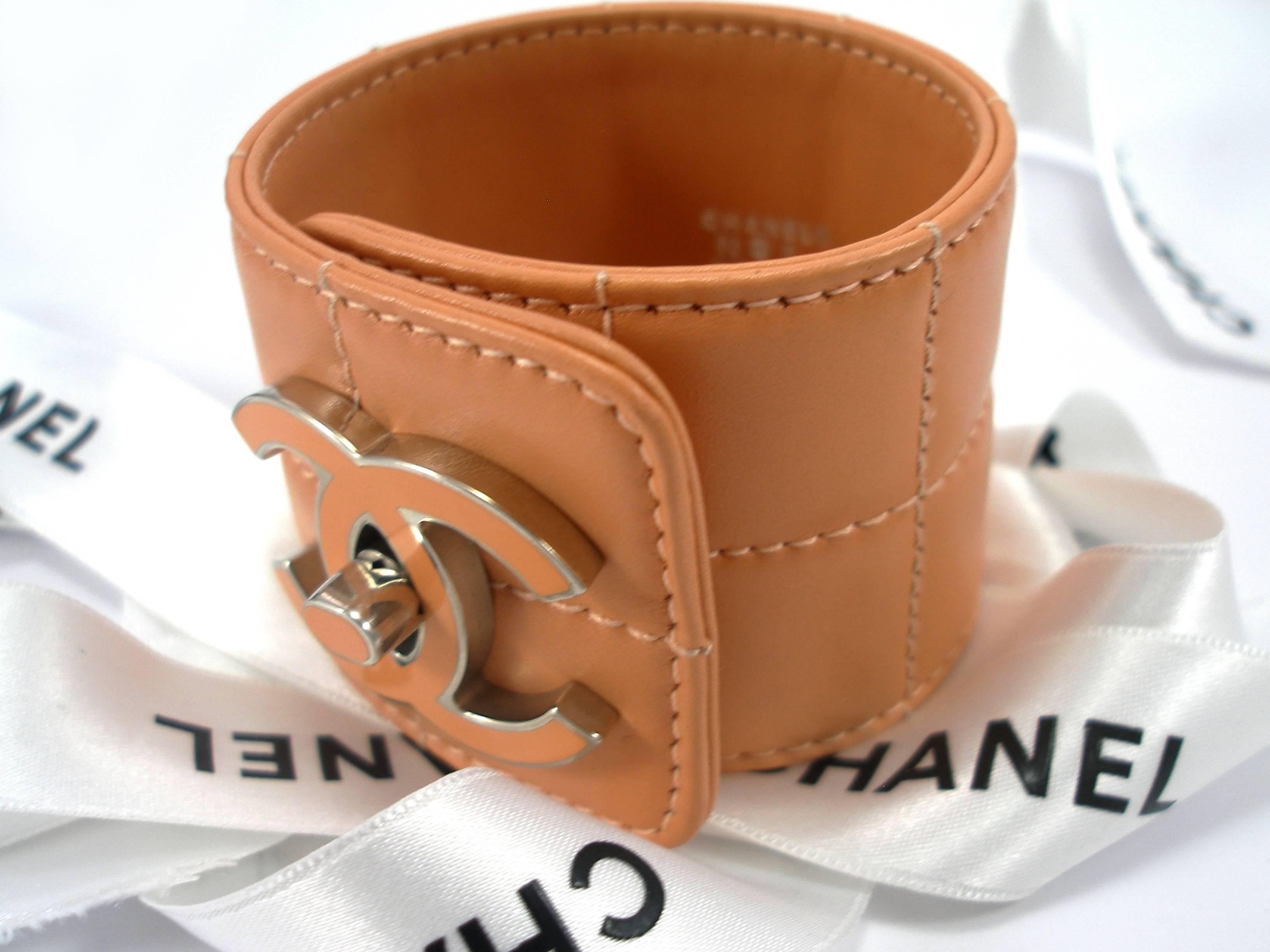 RARE vintage Chanel leather & CC enamel cuff  5