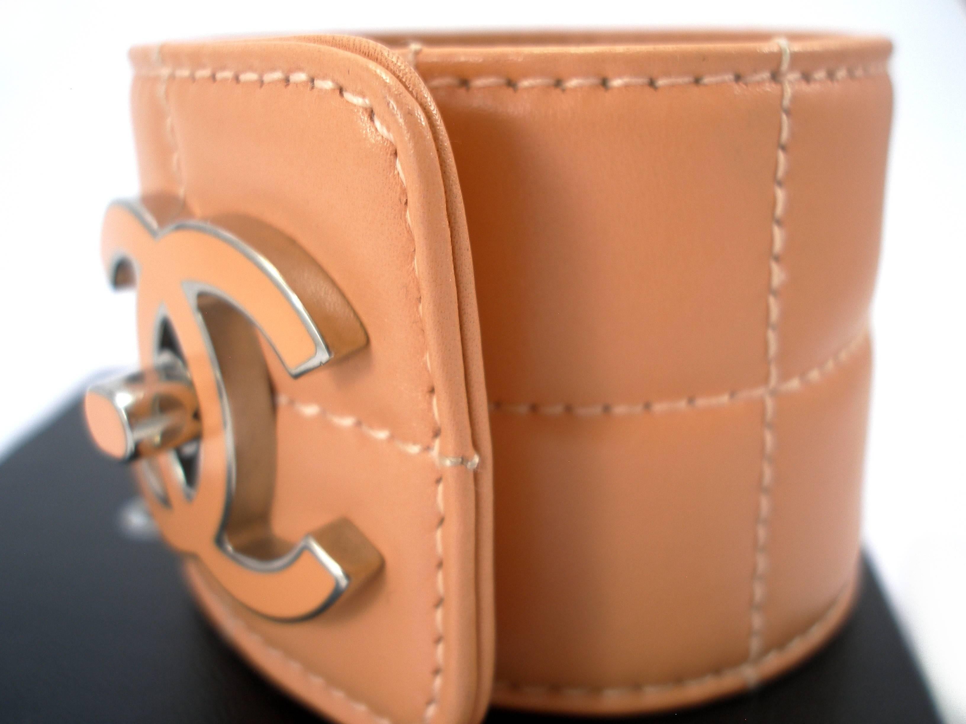RARE vintage Chanel leather & CC enamel cuff  4