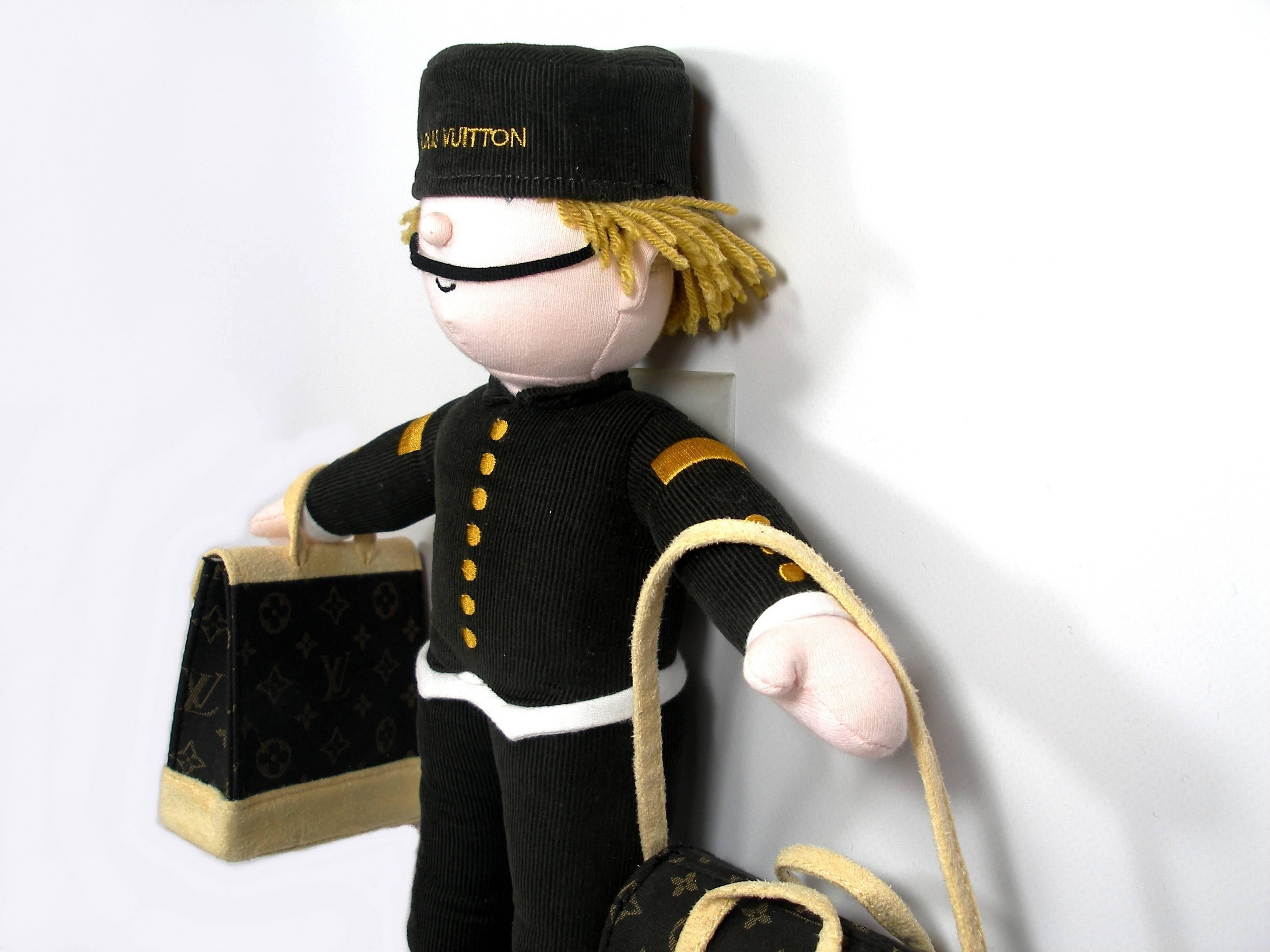 Louis Vuitton Plush Groom Doll Bellboy Stuffed 

Bag VIP Customer Limited  / very rare !!

Size of the boy: 30 cm

Keepall bag: 9 X 6 X 4 cm

Steamer bag: 8 x 9 x 4 cm

Comes with box Louis Vuitton