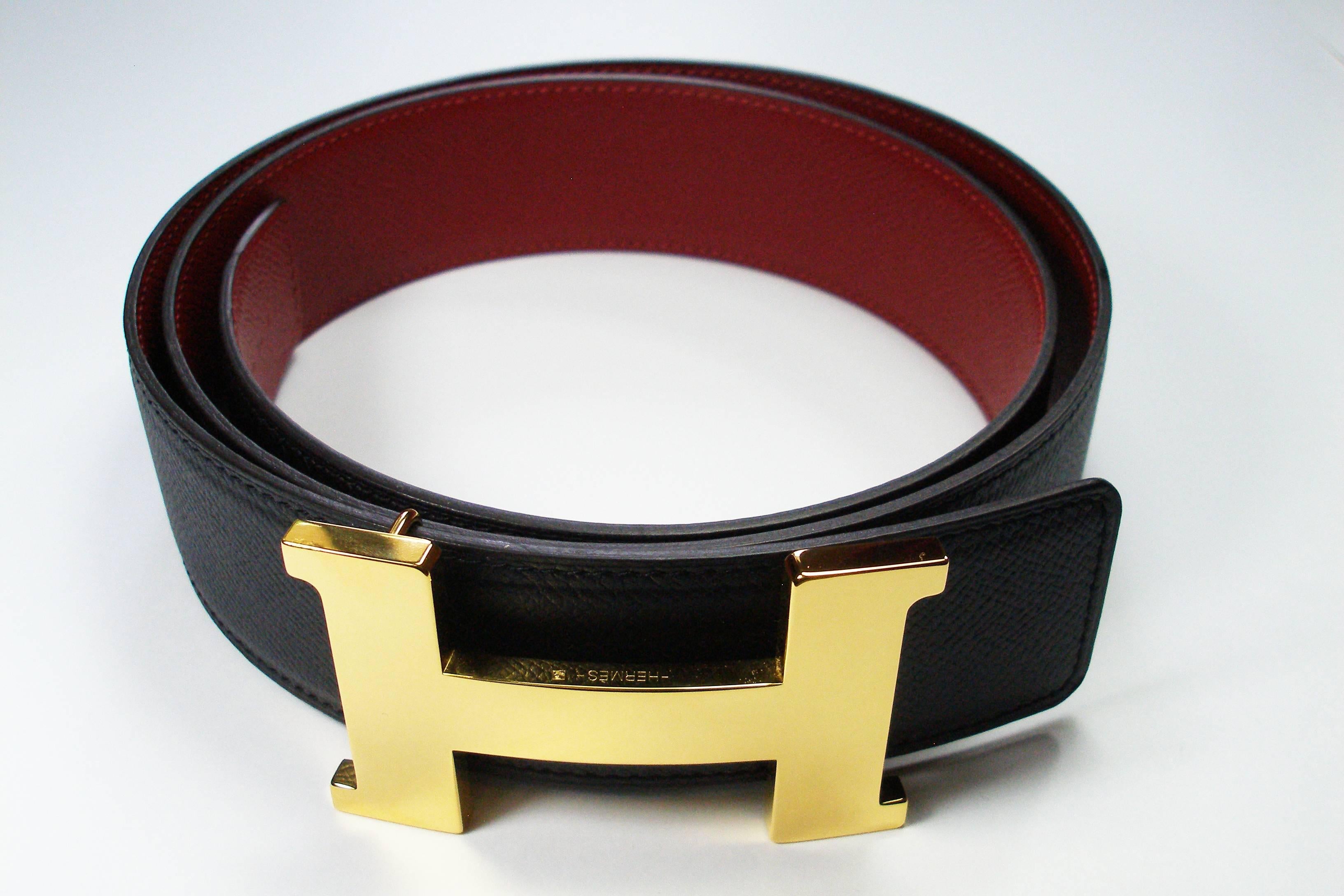 HERMÈS KILT BELT 42 MM / 100 CM 

HERMES Reversible 42mm Leather Belt 


Belt Size: 100 cm 

 Belt Width: 42mm

 Belt Color:  grenat  / black 
 Epsom and calf 

Code Date: X  / 2016 

Gold plated brillant Constance H Buckle.

Sorry no box .
NO