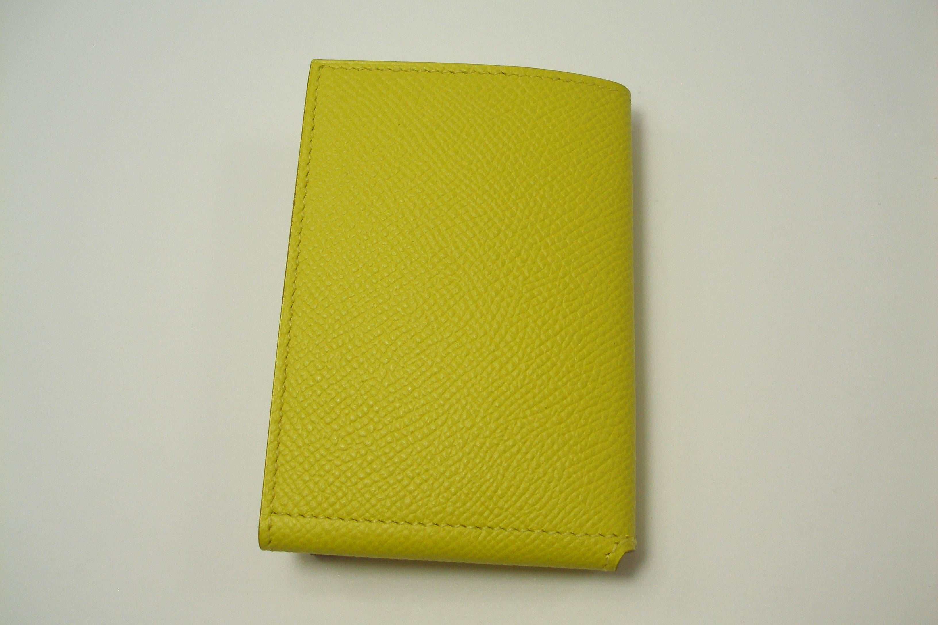 Guernesey Hermes card case in Lime Epsom leather 
BRAND NEW / NEVER USED 
Code date inside 
Year 2016 / X 
Dimensions : 9.5 x 6.8 cm 
Sorry no Hermès  box 