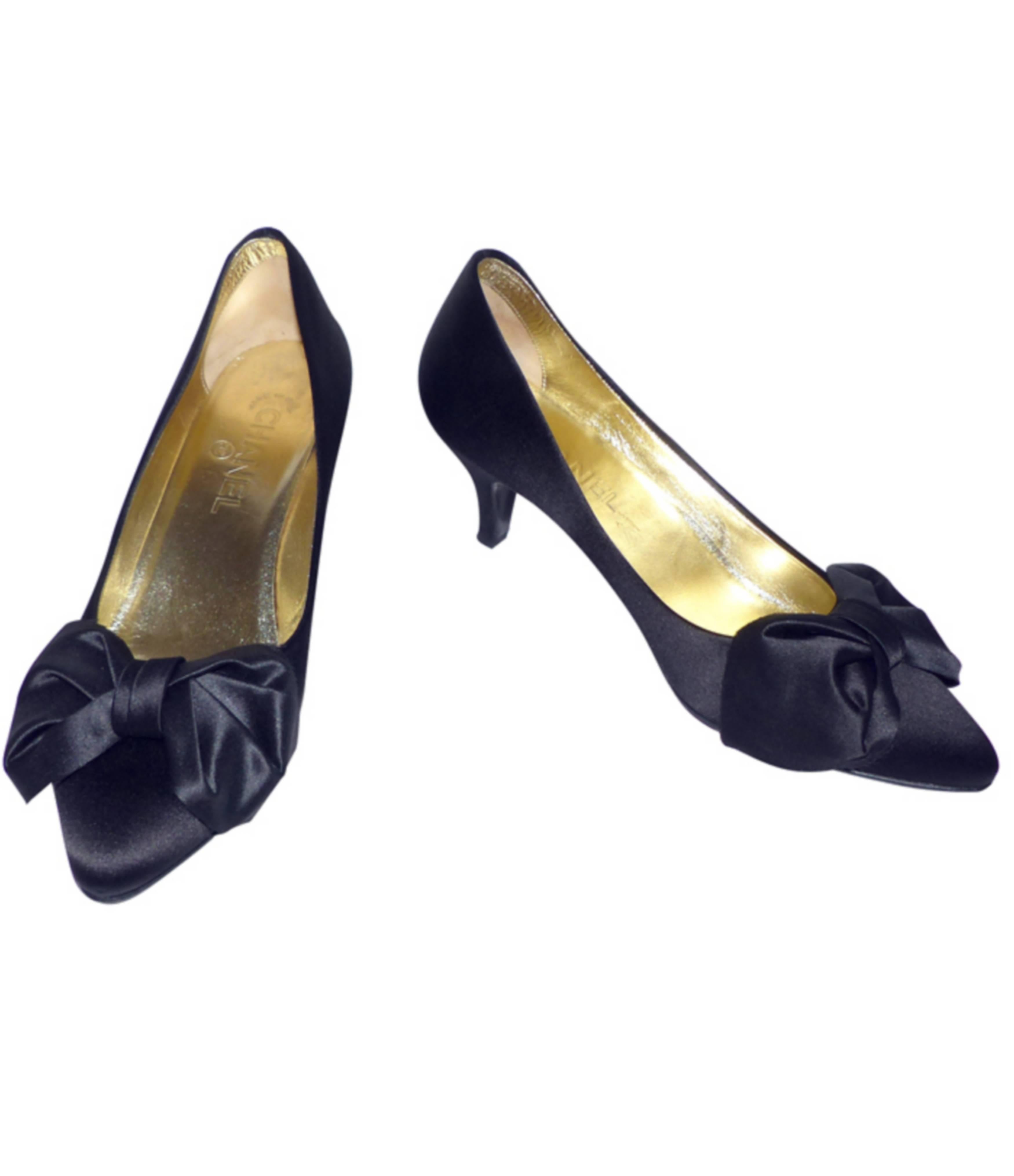 Women's Chanel classique satin evening shoes Black satin / RARE / LIKE NEW
