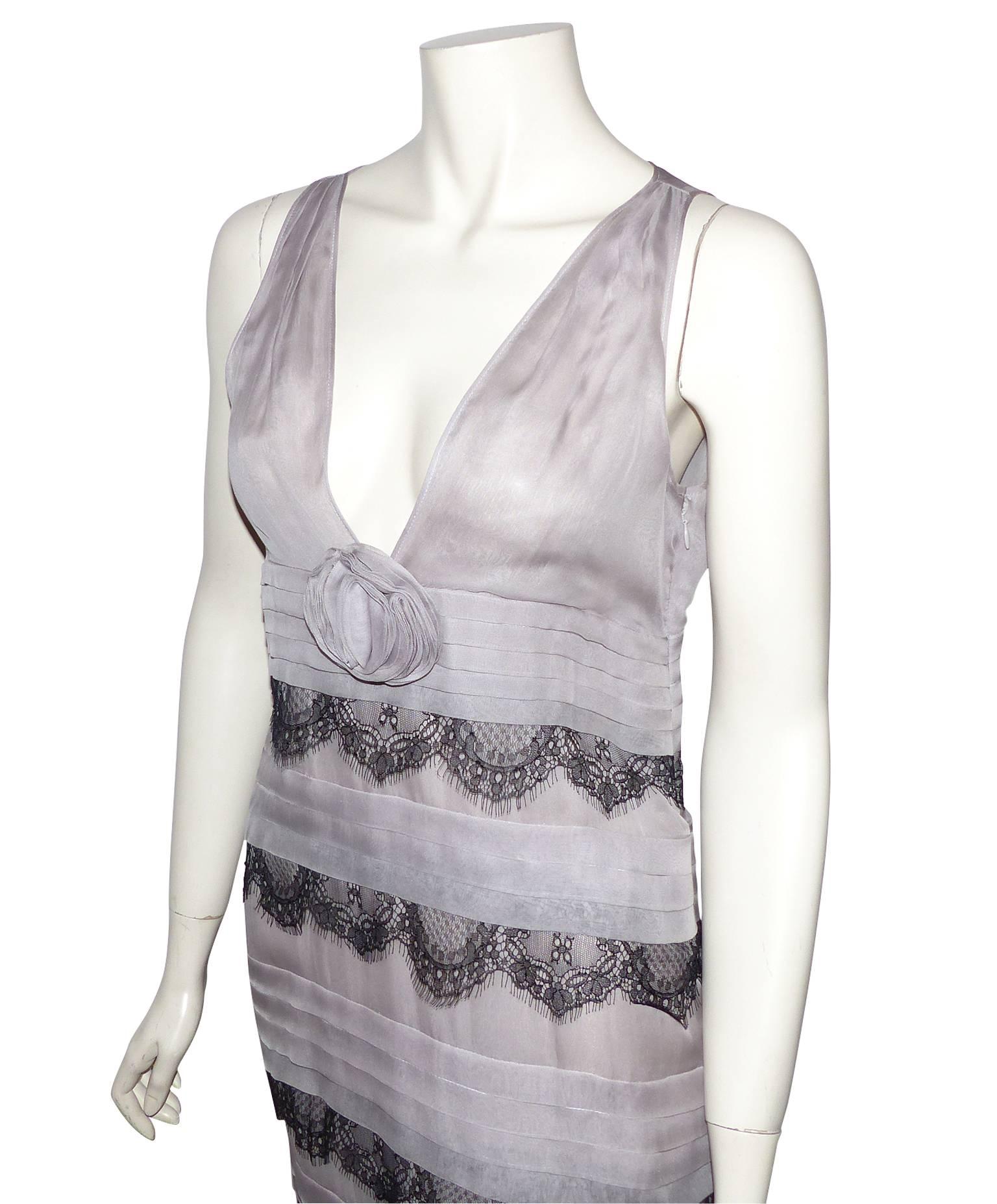 EFFET HAUTE COUTURE  Valentino Grey Silk Dress and  Black Lace  / SUBLIME  In Excellent Condition In VERGT, FR