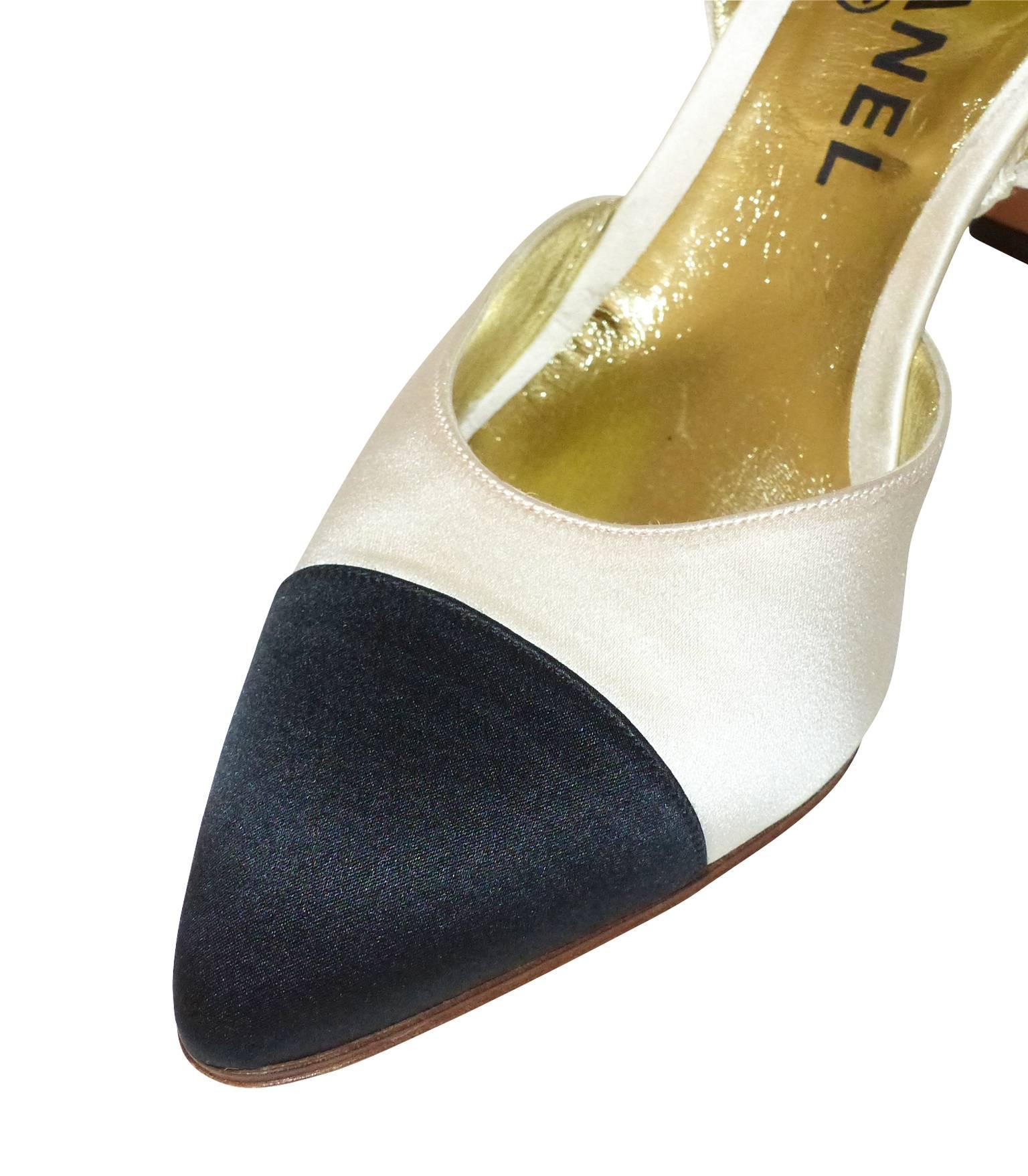 Beige COLLECTOR Chanel Pumps Bicolor Black and Ivoire Satin size 37-37.5 / LIKE NEW