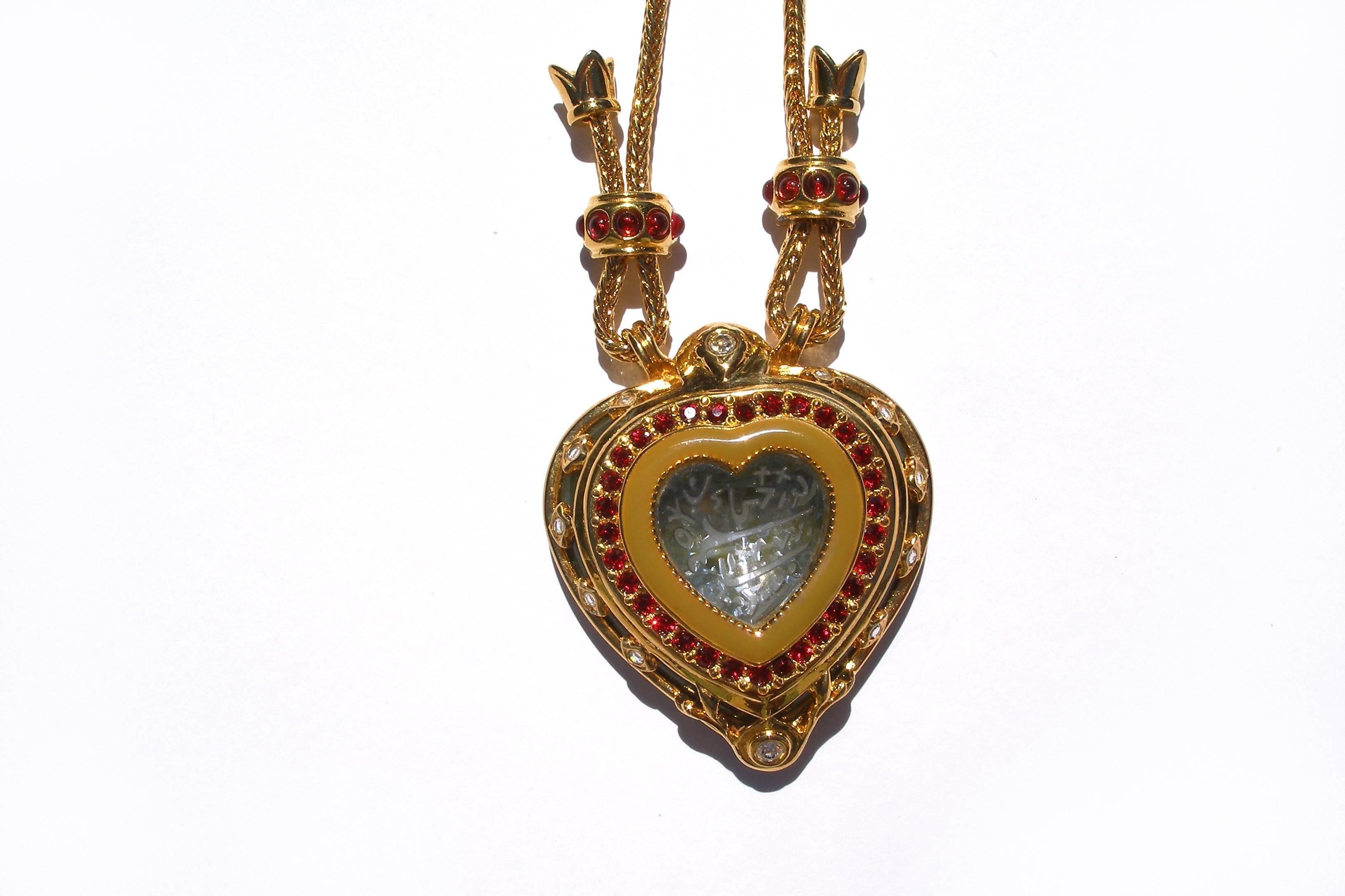 Very nice and elegant necklace "TAJ-MAHAL" diamond
An identical replica of the necklace belonging to Elizabeth Taylor that has been sold to the auction for more than two million euros .
Good condition 
Note for this purchase : gilding is