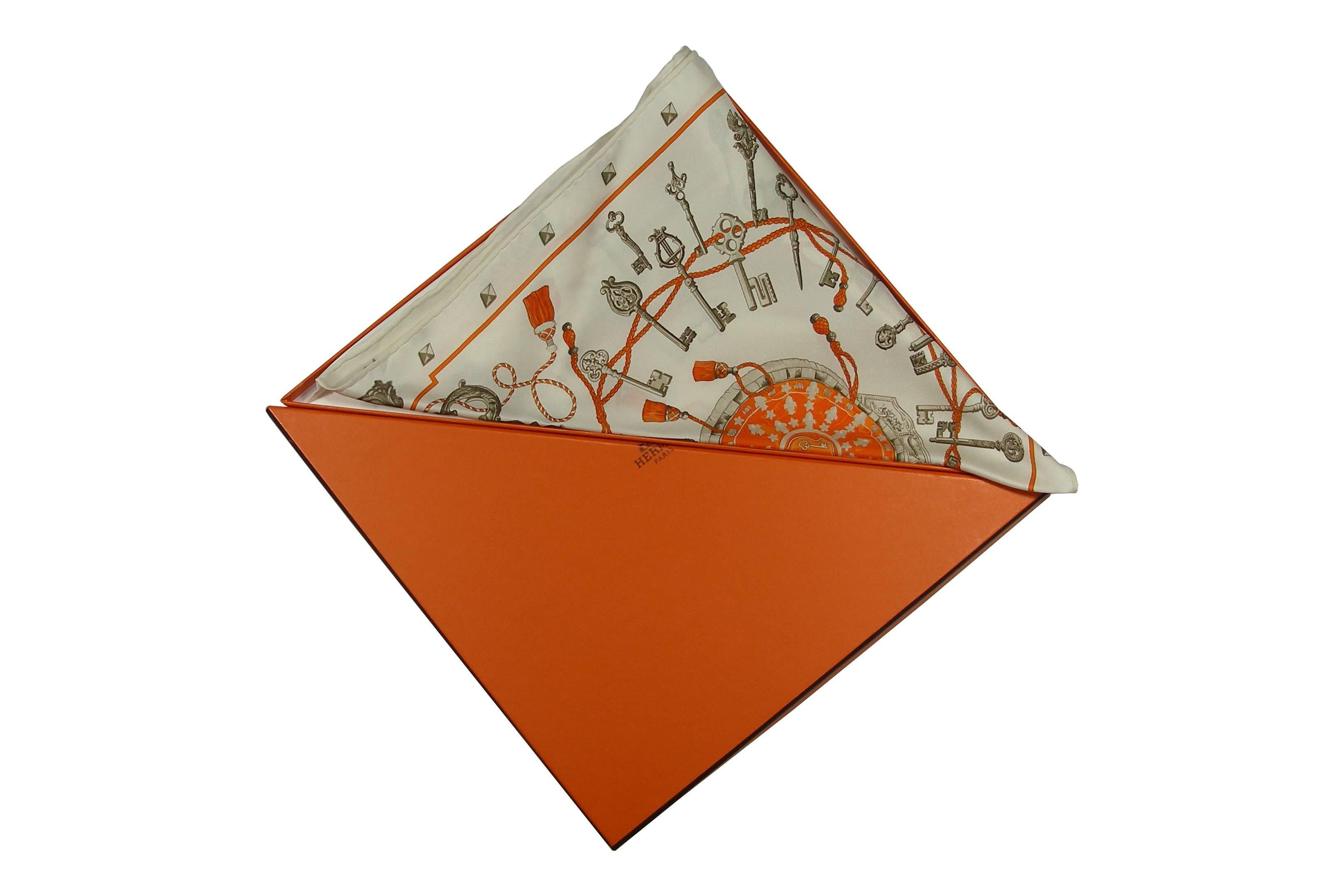  Hermes Silk Scarf Triangle Les Clefs Créme Grey Orange / EXCELLENTE CONDITION  1