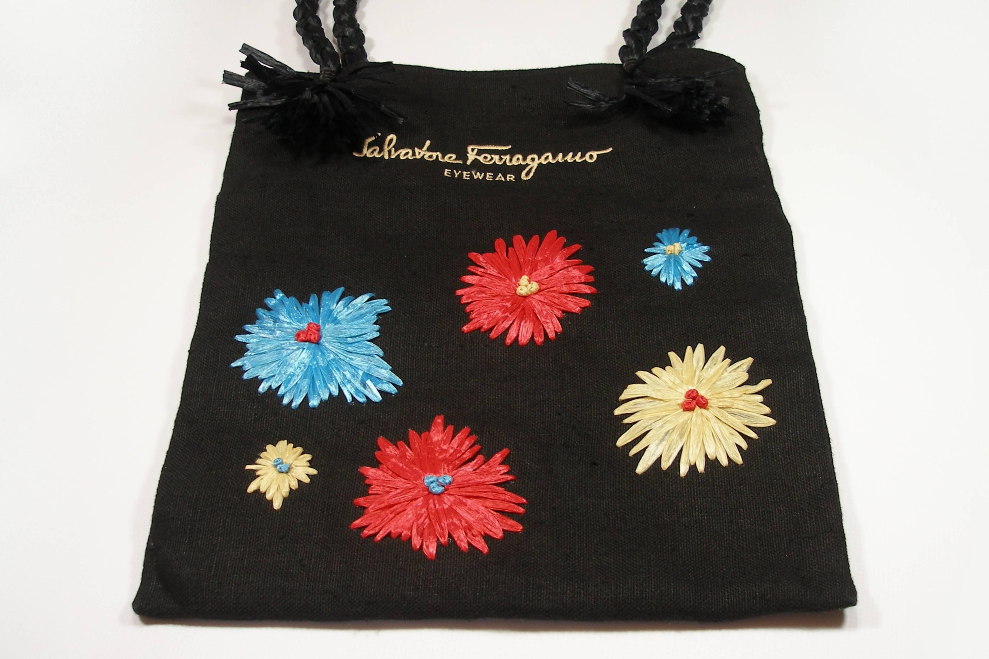 Women's Stunning Vintage Rafia Flowers and Lin Handbag Salvatore Ferragamo