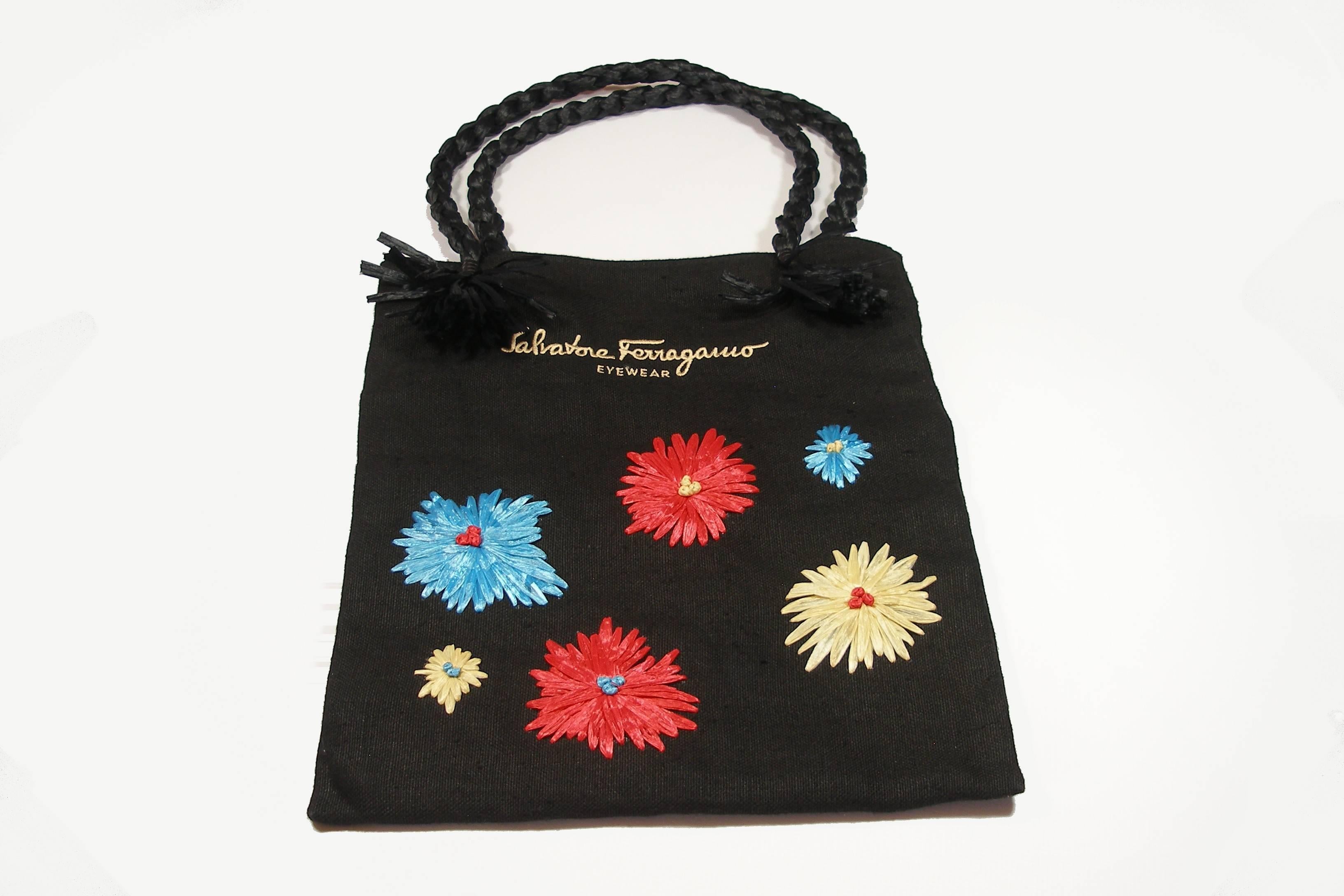 Stunning Vintage Rafia Flowers and Lin Handbag Salvatore Ferragamo 1