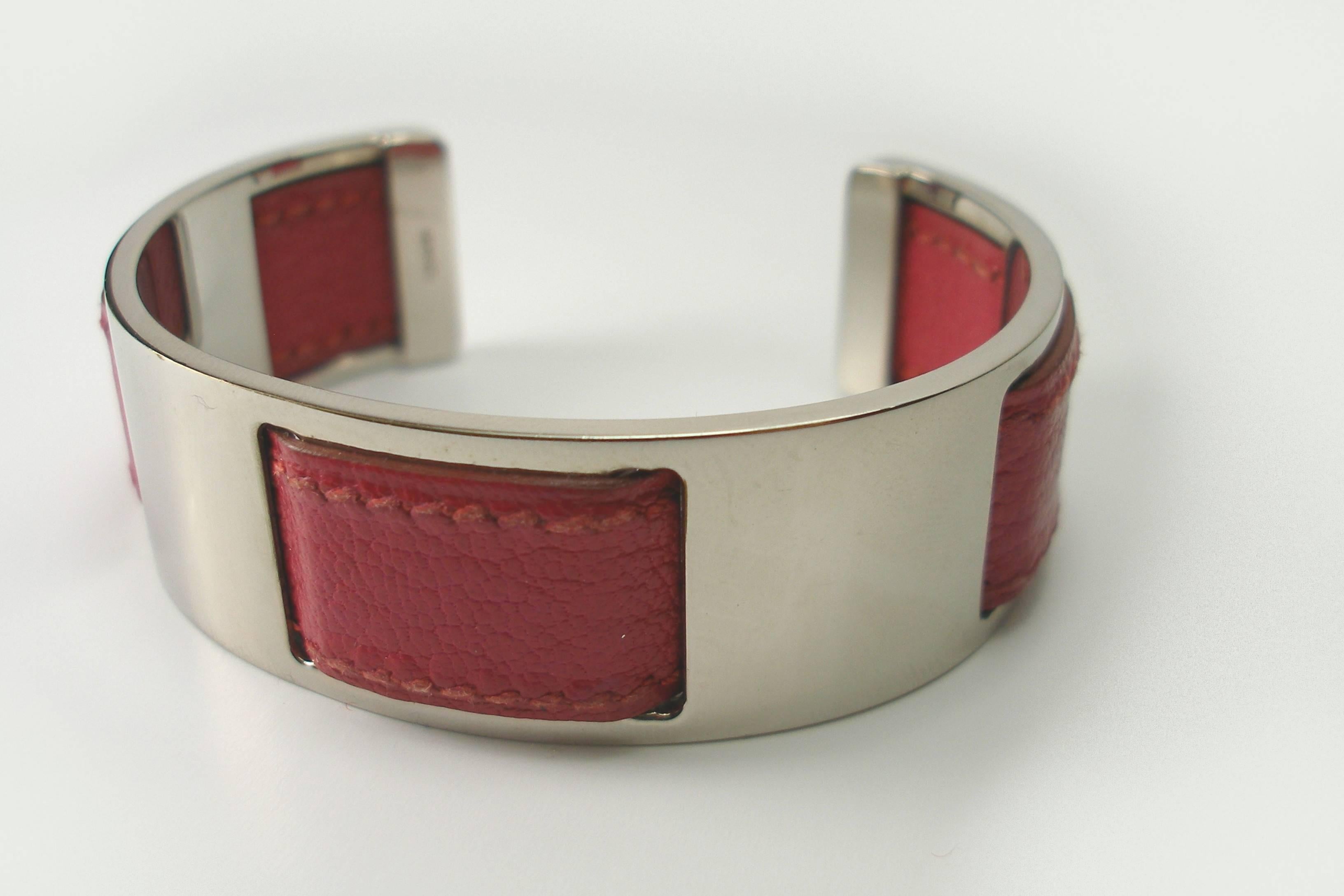 Vintage and Rare Margiela for Hermes Pink Leather and Palladium Cuff Bracelet In Good Condition In VERGT, FR