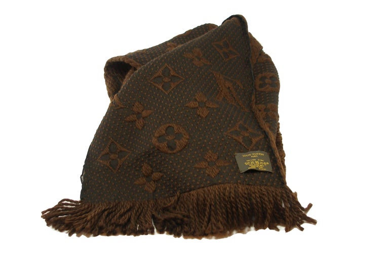 Louis Vuitton Logomania Scarf For Sale at 1stdibs