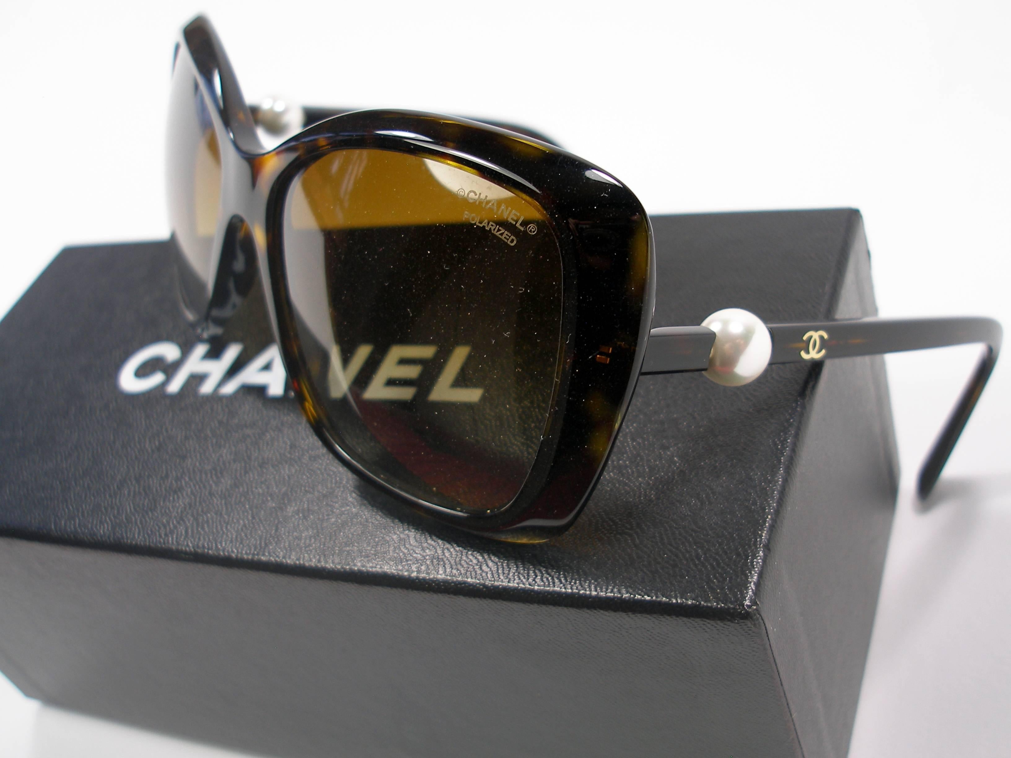 Brown Chanel Collection Perle Sunglasses / Like New 