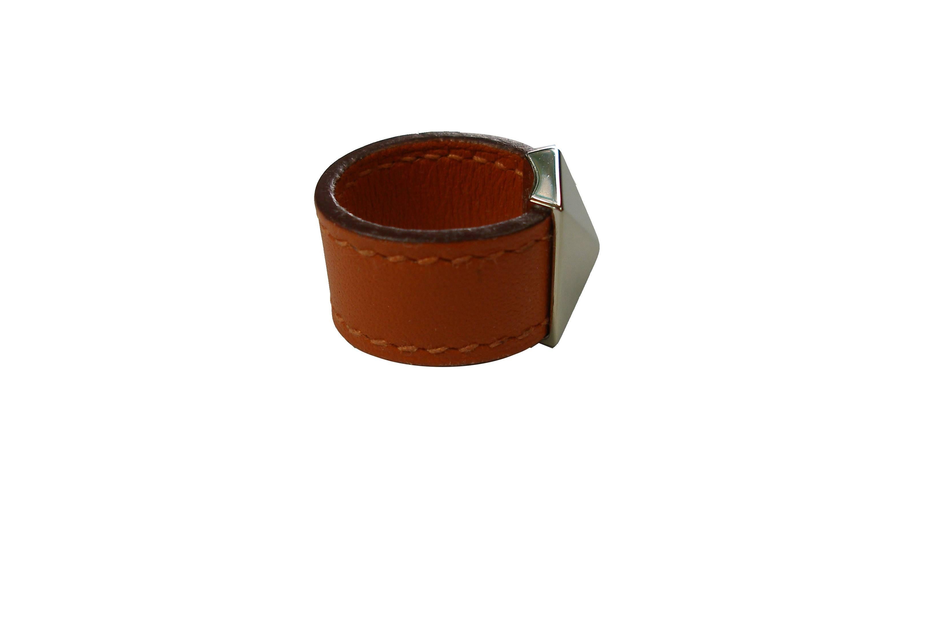 RARE Hermès Médor Scarf Ring Orange Box Leather And Palladium Size 8/9 us For Sale 1