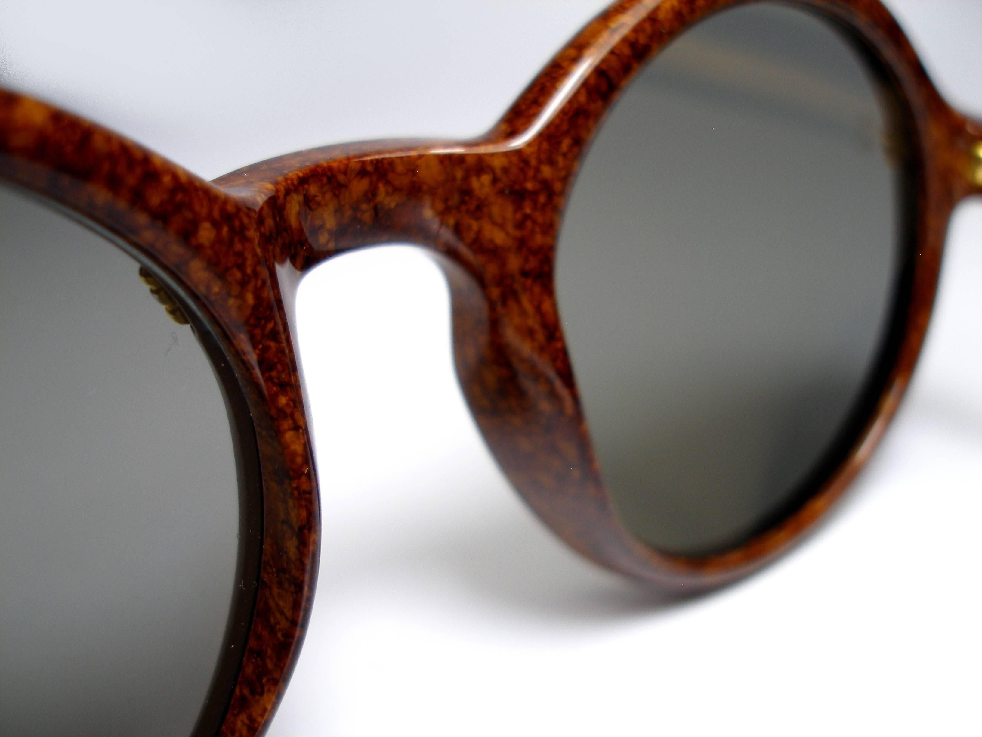 Vintage Cartier Cabriolet Round Brown 18K Gold Sunglasses France 1991's In Excellent Condition In VERGT, FR