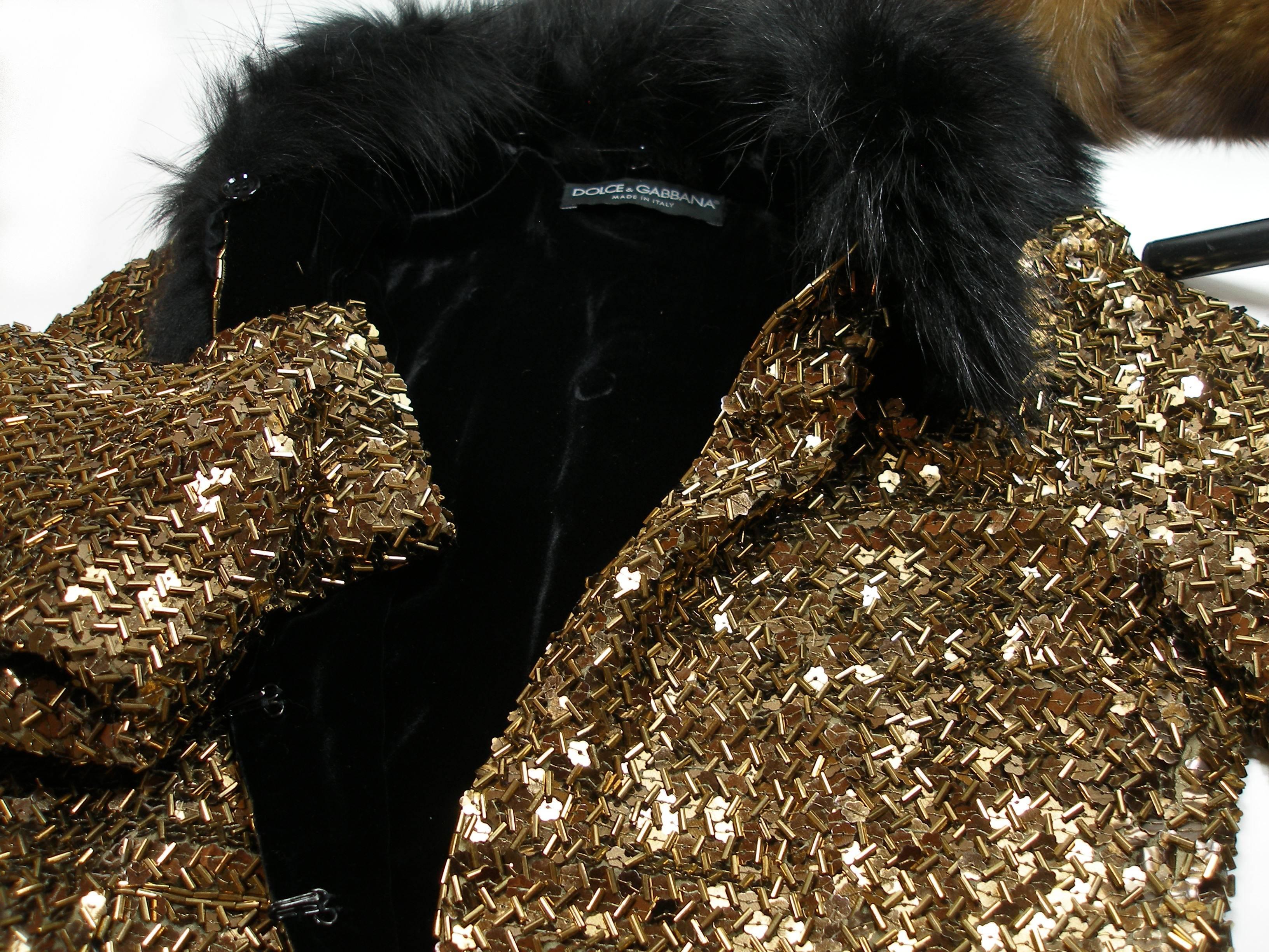 Limited Edition Spécial Piéce Fur and Sequined Dolce & Gabbana Coat Size 38 IT  In Excellent Condition For Sale In VERGT, FR