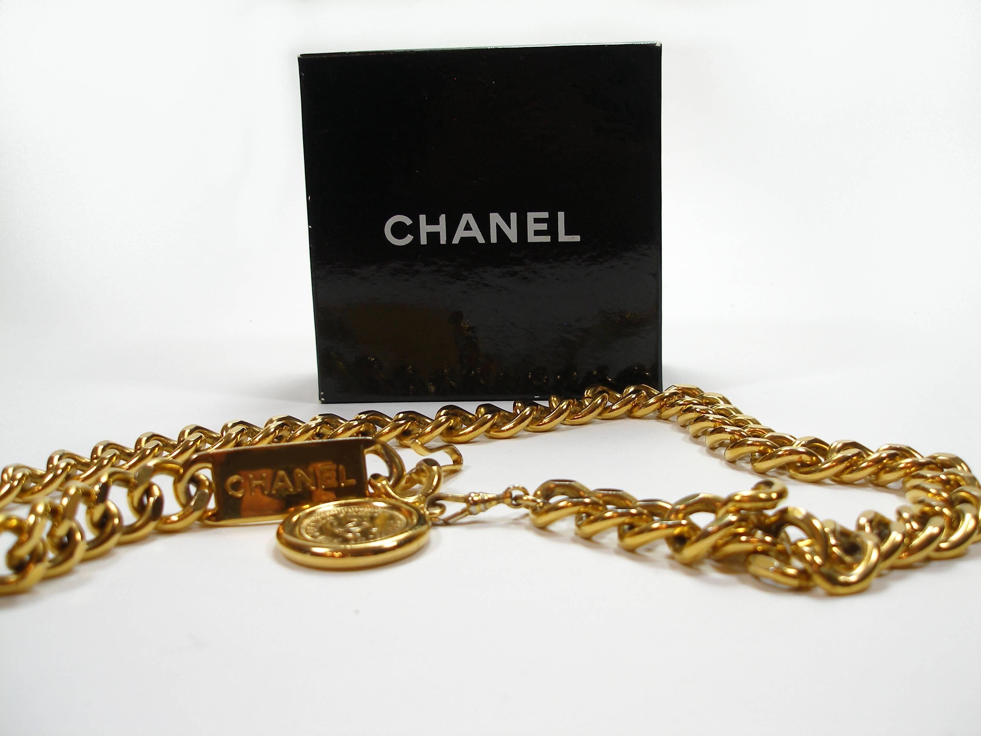 Chanel Gold Vintage CC Rue Cambon Chain Belt  4